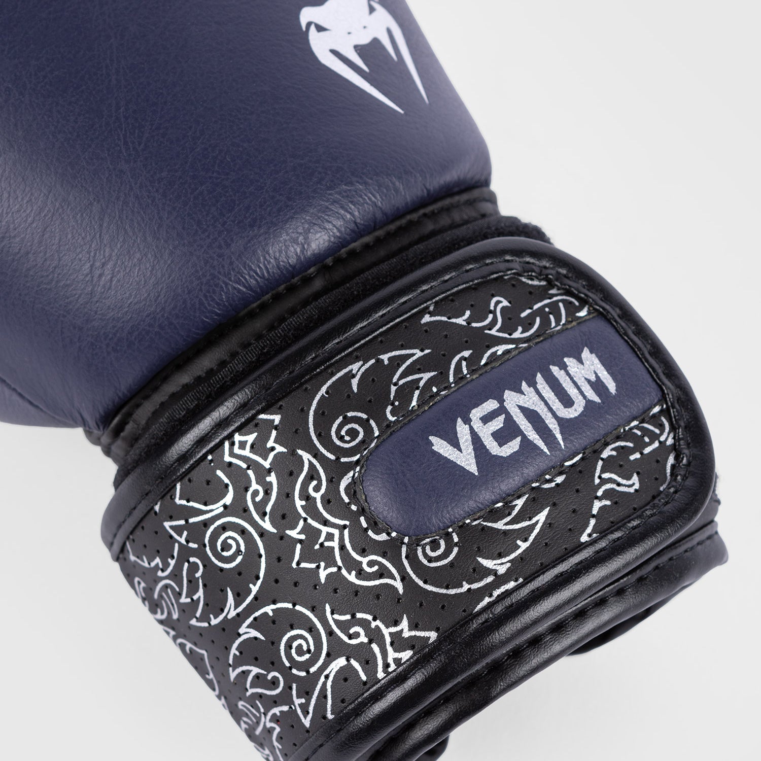 VENUM Power 2.0 Boxing Gloves for Men & Women - Navy Blue/Black MMA Training Gloves - Premium Leather Punching Bag Gloves for Boxing, Kickboxing & Muay Thai Training