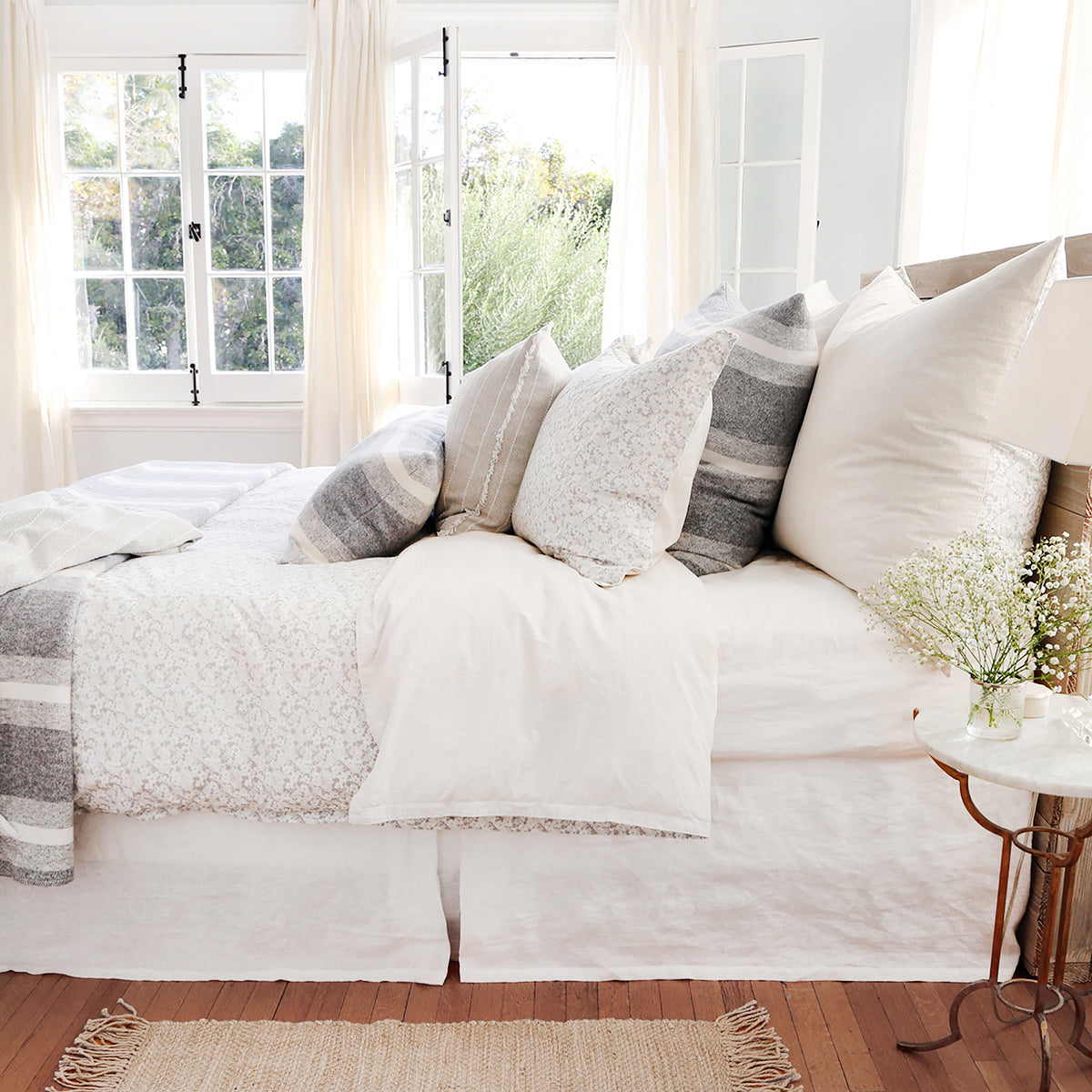 June Duvet Cover Set - Soft Breathable Bedding with Zipper Closure - Perfect for Summer & All-Season Comfort - Home, Bedroom, Hotel Decor