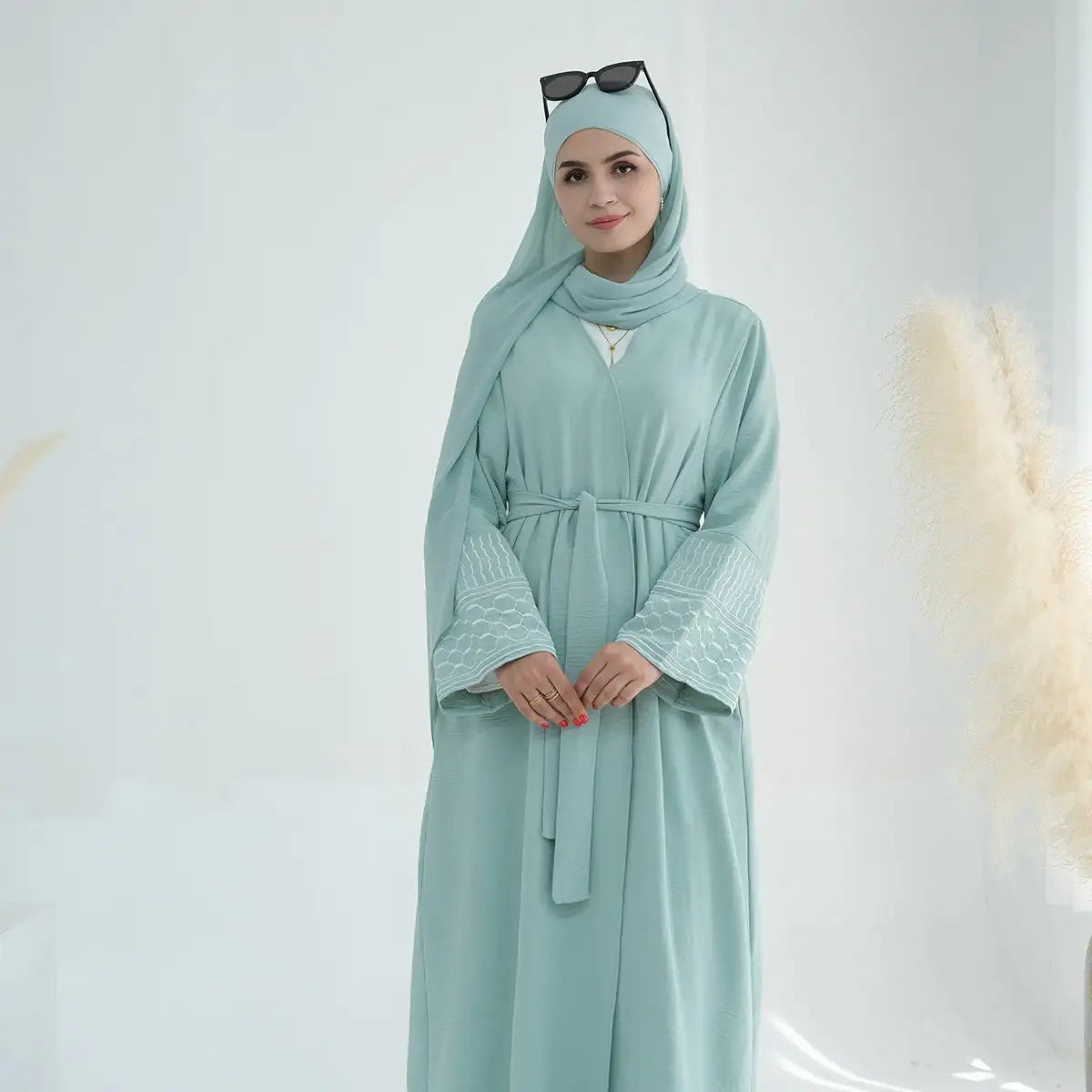 Elegant Muslim Women's Open Abaya Dress with Embroidery Sleeves - Modest Islamic Cardigan for Prayer, Home & Special Occasions