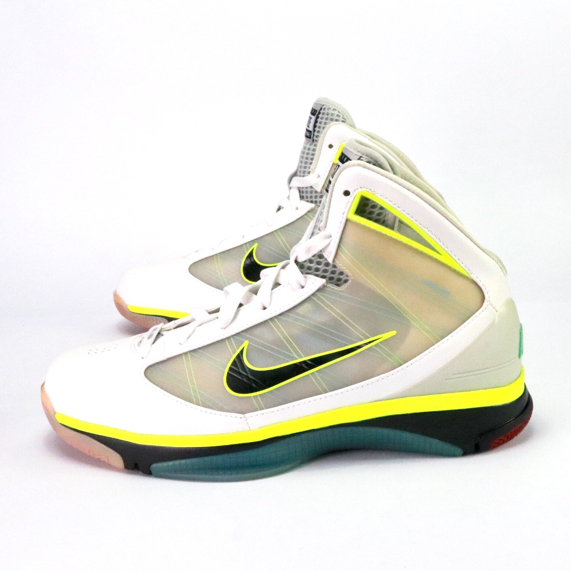 Nike Hyperize White Max Basketball Shoes - High-Performance Sneakers for Men - Perfect for Indoor & Outdoor Courts - Lightweight & Comfortable for Jumping & Running