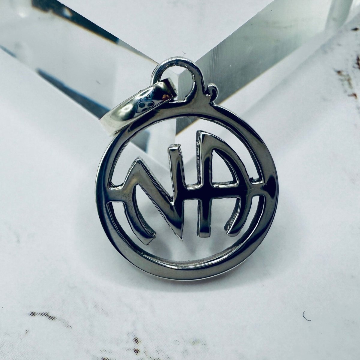 Narcotics Anonymous NA Symbol Pendant - Recovery Jewelry for Addiction Support - Inspirational Necklace for 12 Step Programs & Sobriety Gifts (TPD4341)