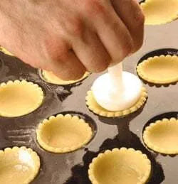 Flexipan Silicone Dough Pusher - Non-Stick Baking Tool for Bread, Pastry & Pizza Dough - Perfect for Home Bakers & Professional Chefs