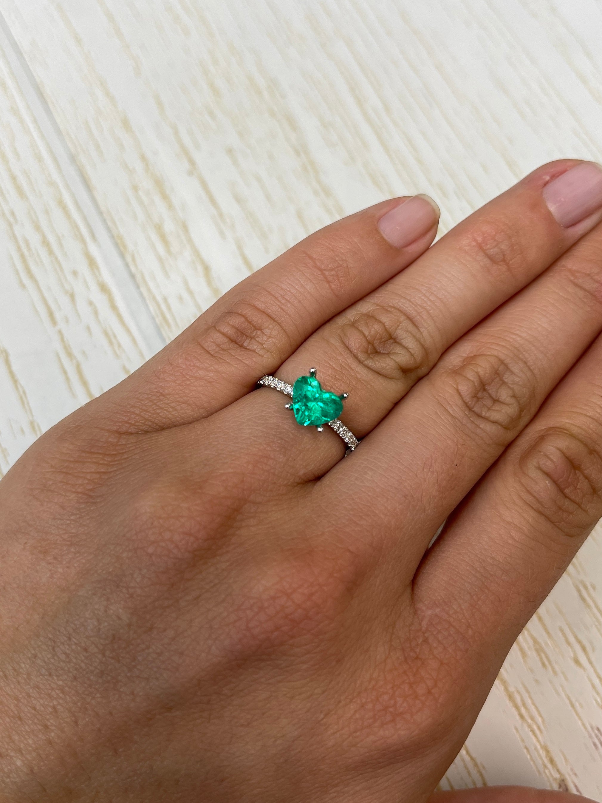 1.62 Carat VS Clarity Natural Green Colombian Emerald Heart Cut Loose Gemstone for Jewelry Making, Engagement Rings & Custom Pendants