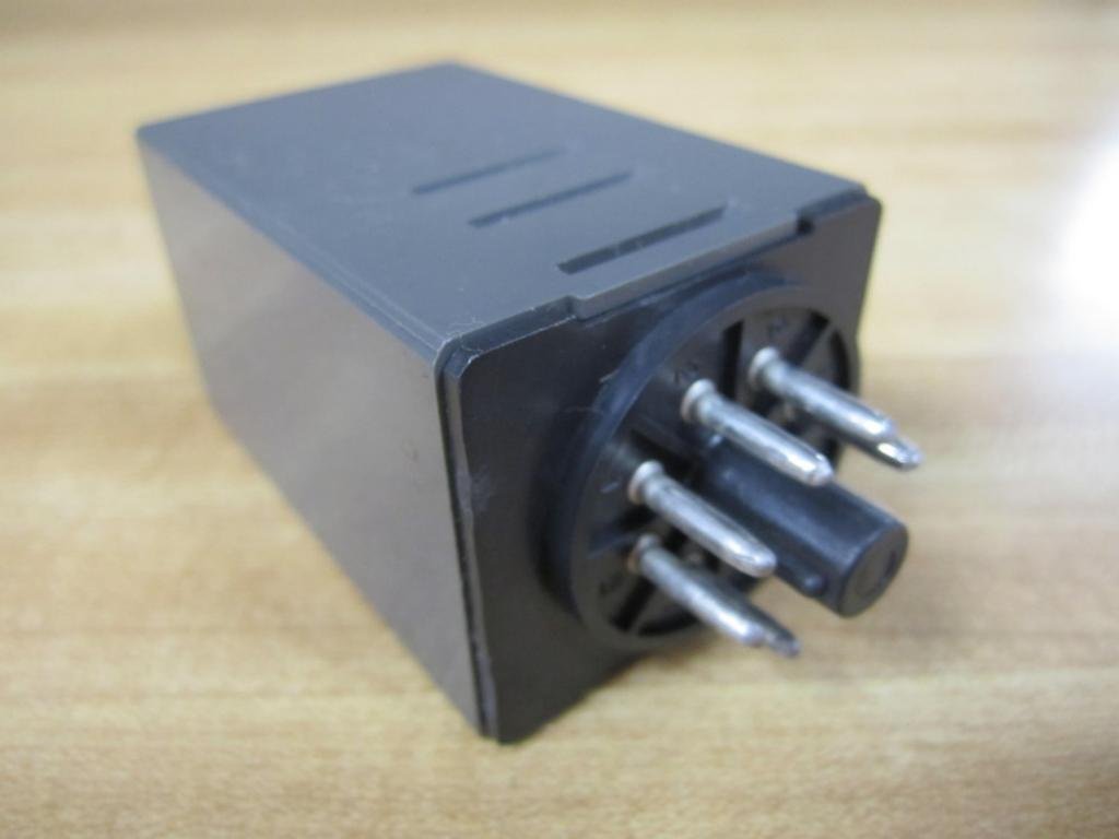 IDEC GT3A-3AF20 Electromechanical General Purpose Timer Relay - Industrial Automation, HVAC Systems & Equipment Control