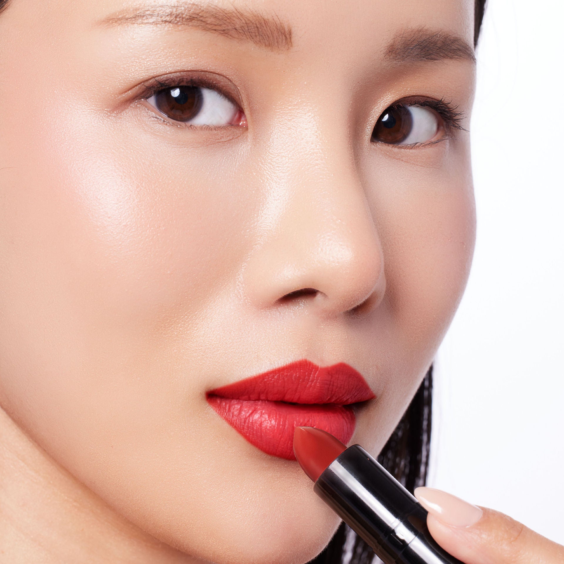 Trish McEvoy Easy Lip Color - Long-Lasting Hydrating Lipstick for Women, Natural Matte Finish, Cruelty-Free & Vegan (Perfect for Everyday Wear, Date Night & Special Occasions)