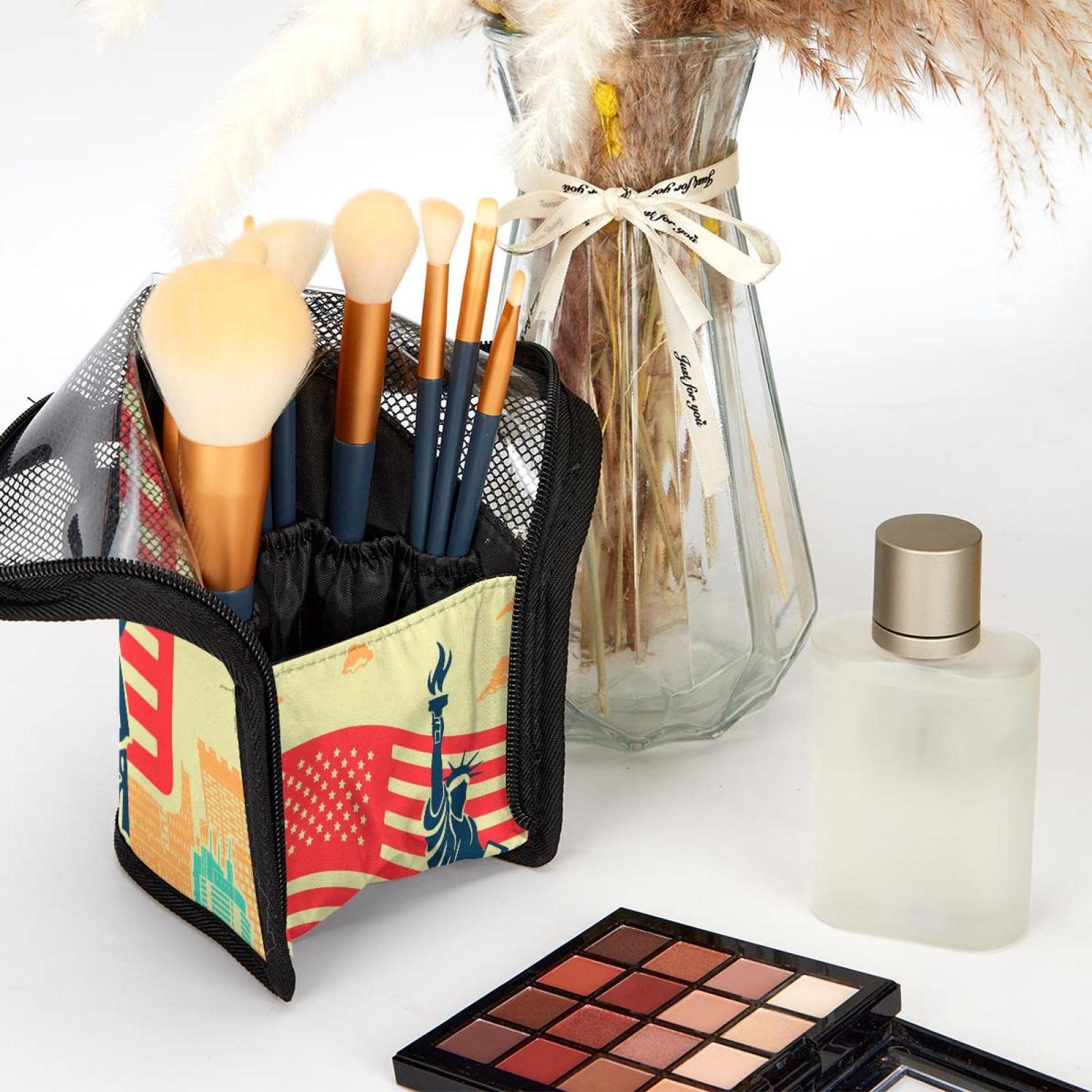 Portable Makeup Brush Organizer Bag with 12 Brushes - Statue of Liberty Themed Cosmetic Brush Holder Case for Travel & Home Storage