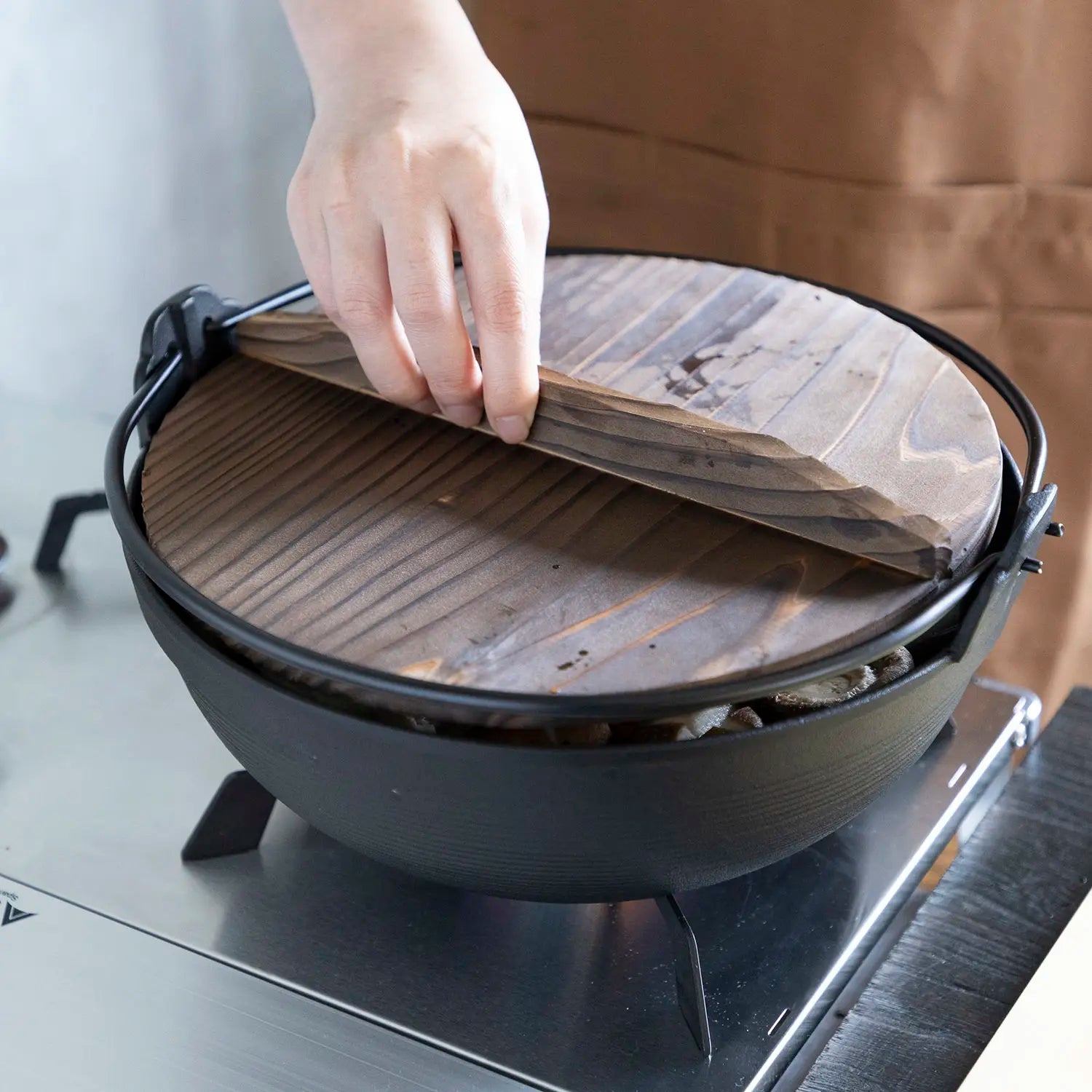 Premium Iwachu Nambu Cast Iron Japanese Hot Pot - Authentic Iron Cookware for Sukiyaki, Shabu Shabu & Home Cooking