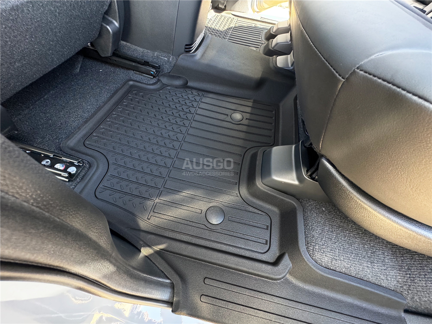 Premium 7D Injection Floor Mats & Black Door Sill Protector for ISUZU MUX MU-X 2021-2023 - All-Weather Protection, Custom Fit, Durable Car Accessories for Off-Road & Daily Driving