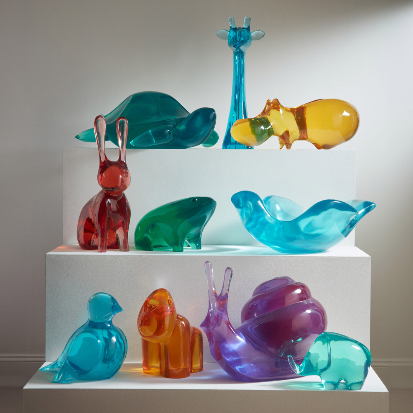 Acrylic Snail Decor - Cute Handmade Resin Snail Figurine for Home, Office, and Garden Decoration