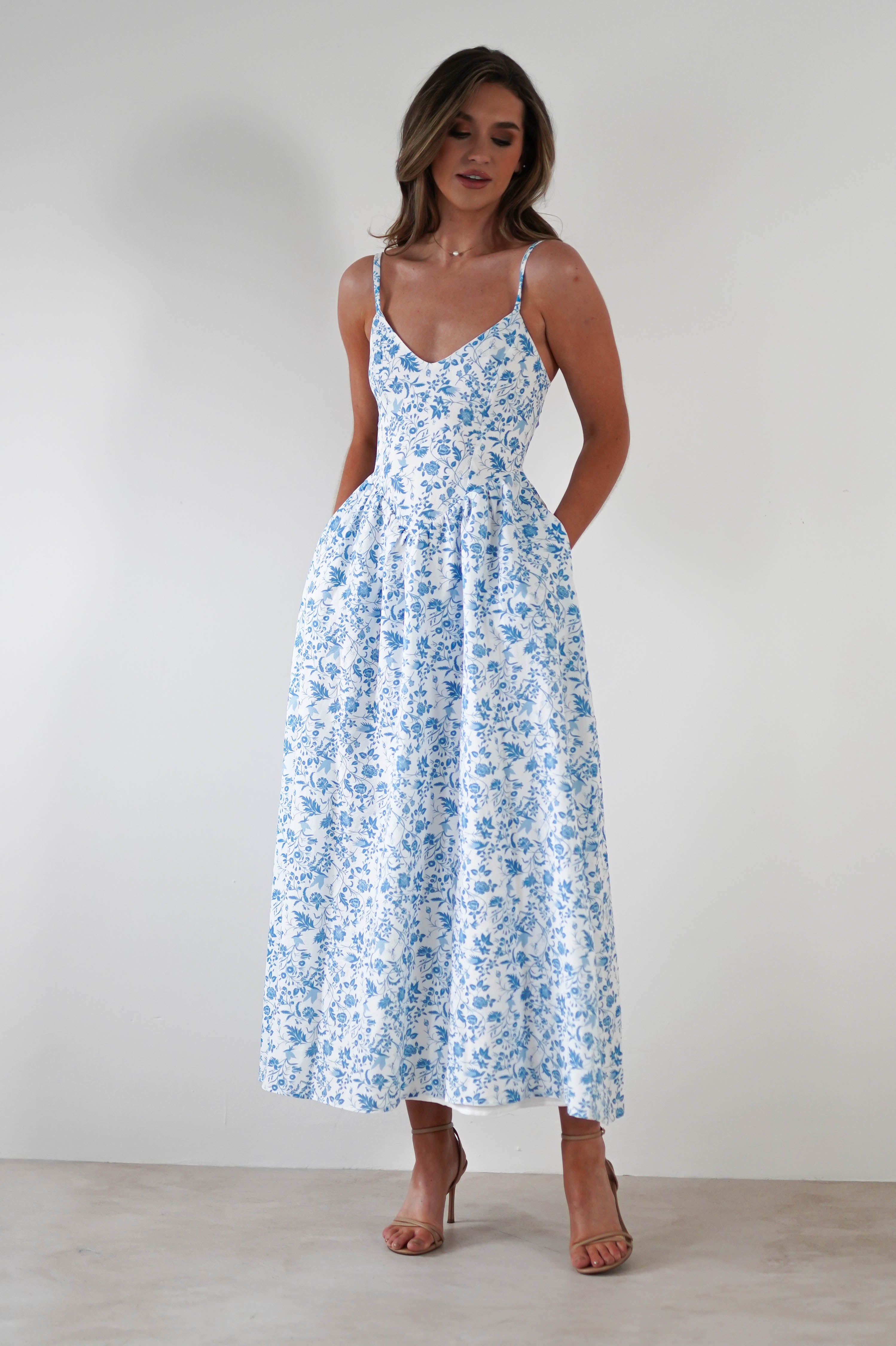 Carolyn Floral Print Maxi Dress - Blue & White Flowy Summer Dress for Women | Perfect for Beach Vacations, Garden Parties & Date Nights