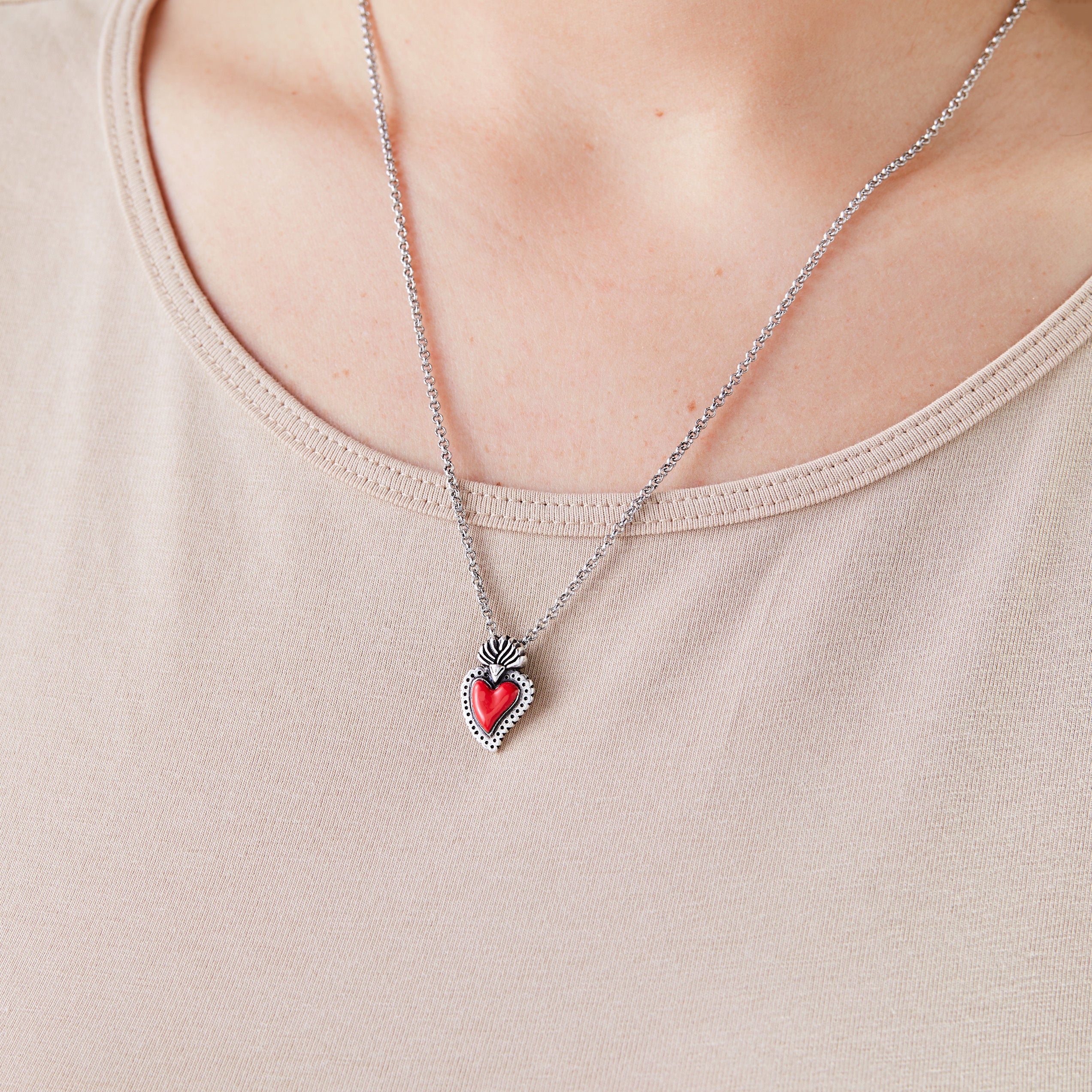 Frida Kahlo Sacred Heart Pendant Necklace - Mexican Folk Art Jewelry for Women - Perfect for Gifts, Boho Fashion & Art Lovers