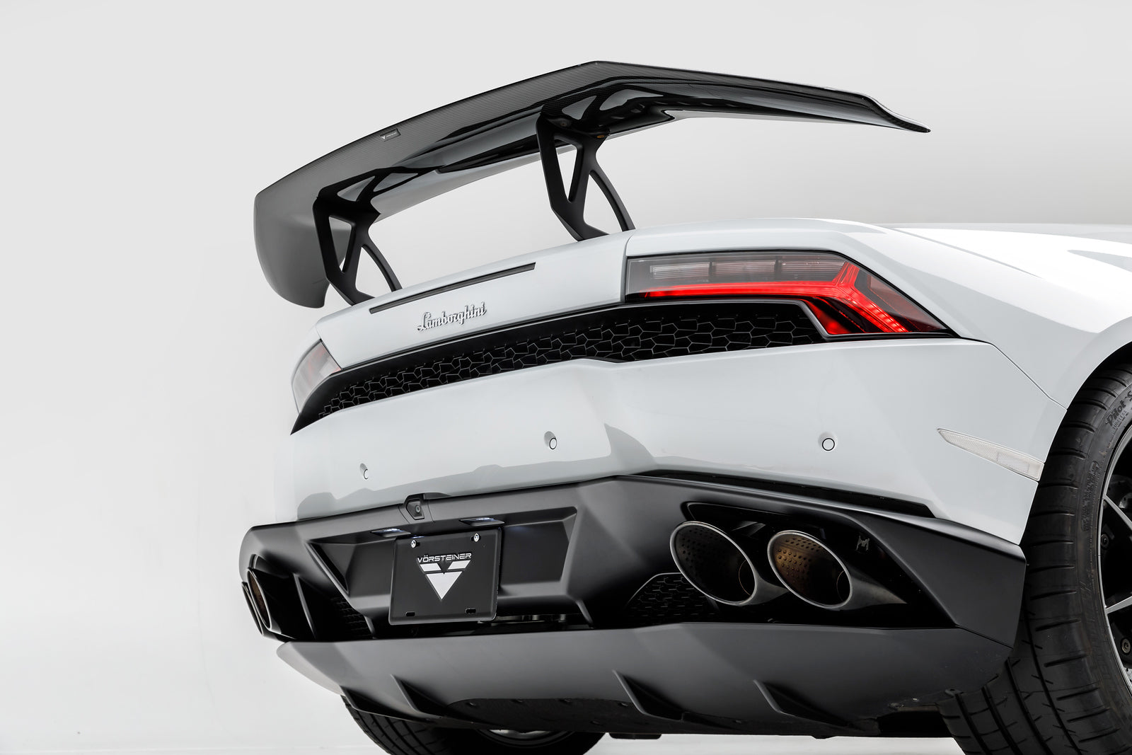Lamborghini Huracan 610-4 Mondiale Edizione Aero Program - High-Performance Sports Car for Racing & Luxury Driving Experience