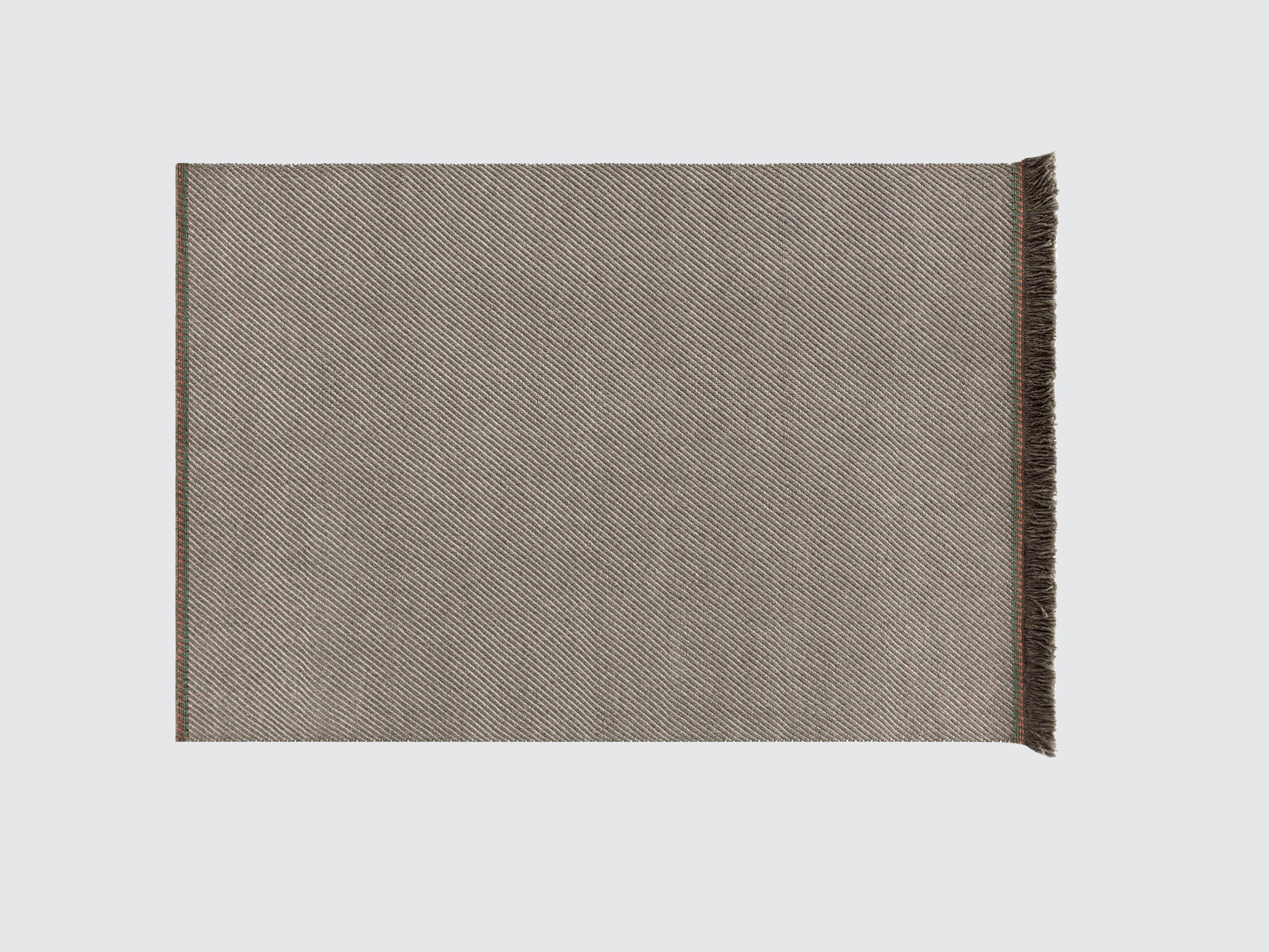 Premium Garden Layers Diagonal Rug - Non-Slip Outdoor Mat for Patio, Deck, and Poolside - Waterproof & Durable Design for All Seasons