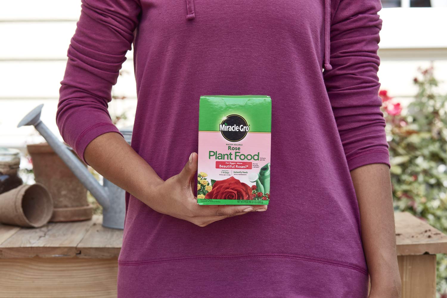 Miracle-Gro Rose Plant Food Fertilizer - 1.5 lb (6 Pack) for Healthy Roses - Perfect for Garden Roses, Potted Roses & Flower Beds