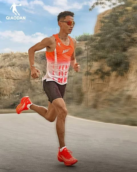 Qiaodan Men's Athletic Vest - Blazing Red Print Workout Top for Running, Gym & Outdoor Sports