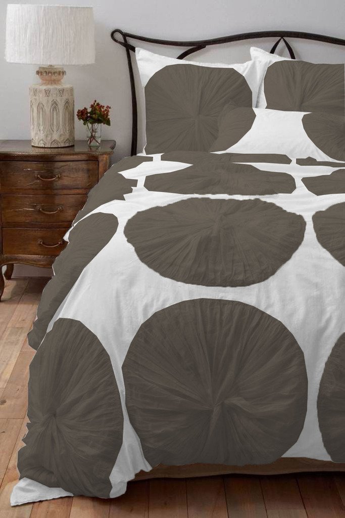 Luxury 800 Thread Count Egyptian Cotton 5-Piece Duvet Cover Set with Ruffle Floral Design - King/California King Size in Elegant Gray & White | Perfect for Master Bedroom, Guest Room & Hotel Decor