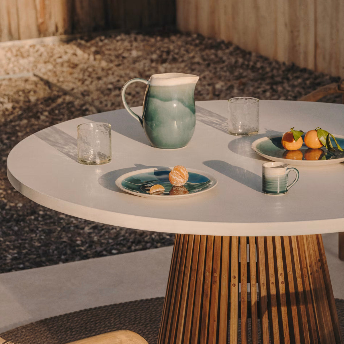 Alcaufar 48 Inch Outdoor Round Table - Weatherproof Patio Dining Table for Garden, Backyard, Poolside - Perfect for Outdoor Entertaining & Family Gatherings