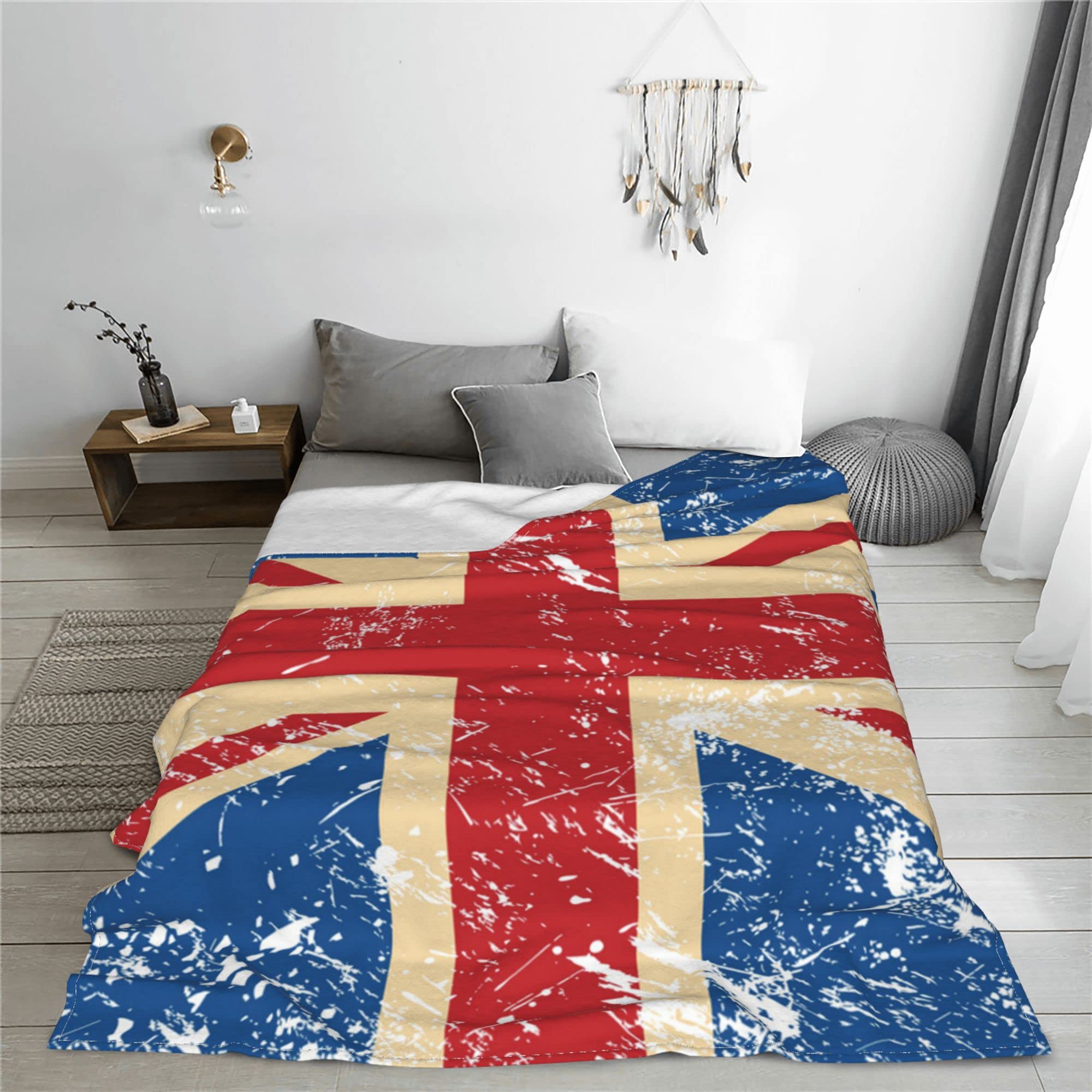 Lightweight Flannel Blanket - Small & Large Summer Cool Throw - UK Retro British Flag Design - Soft Fleece Blanket for Couch, Bed, Sofa & Chair - Queen & King Size - Perfect for Picnics, Travel & Home Decor