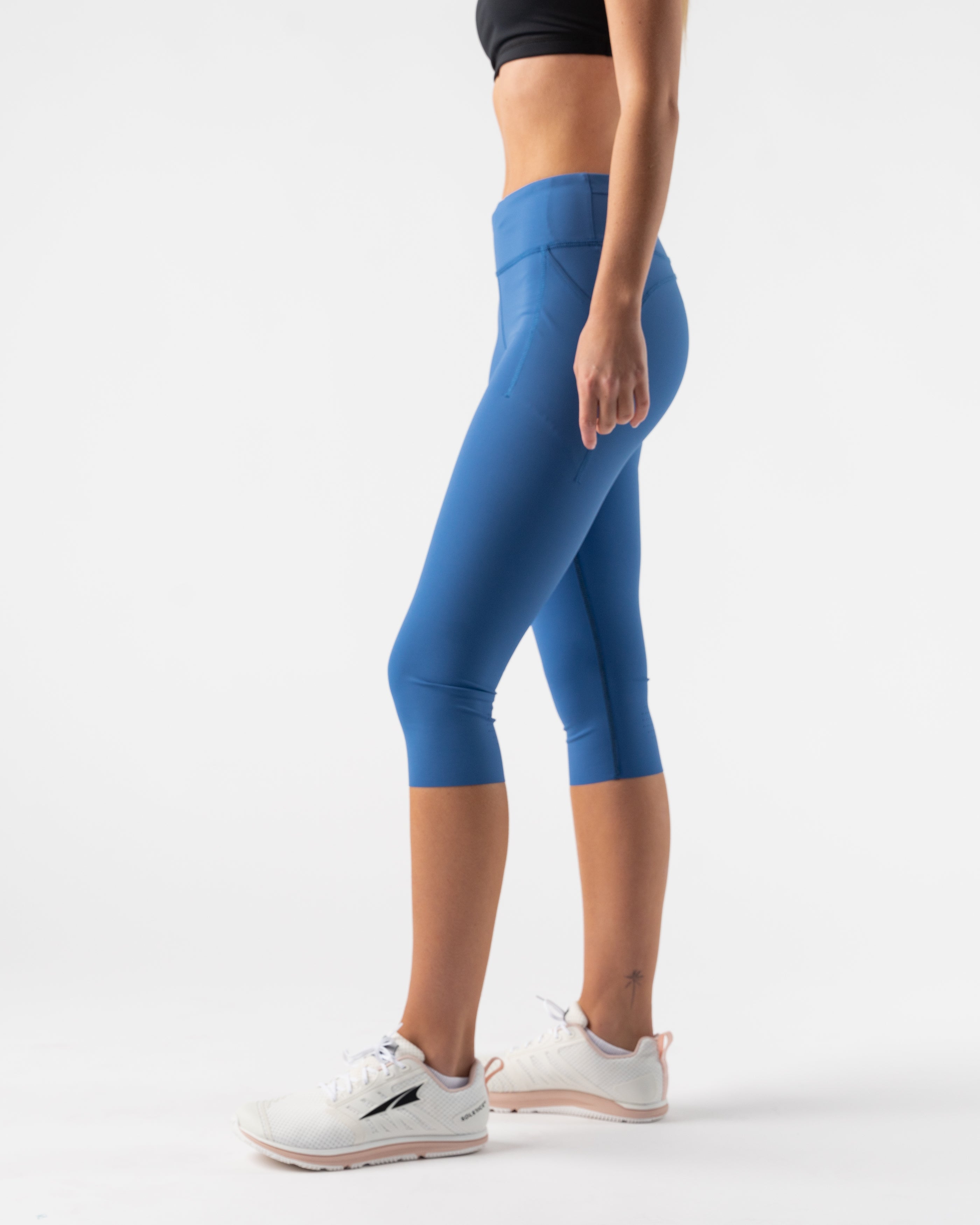 High-Performance Women's Speed Capris - Quick-Dry, Breathable & Stretchable Running & Workout Leggings for Active Lifestyles - Perfect for Gym, Yoga, Jogging & Outdoor Sports