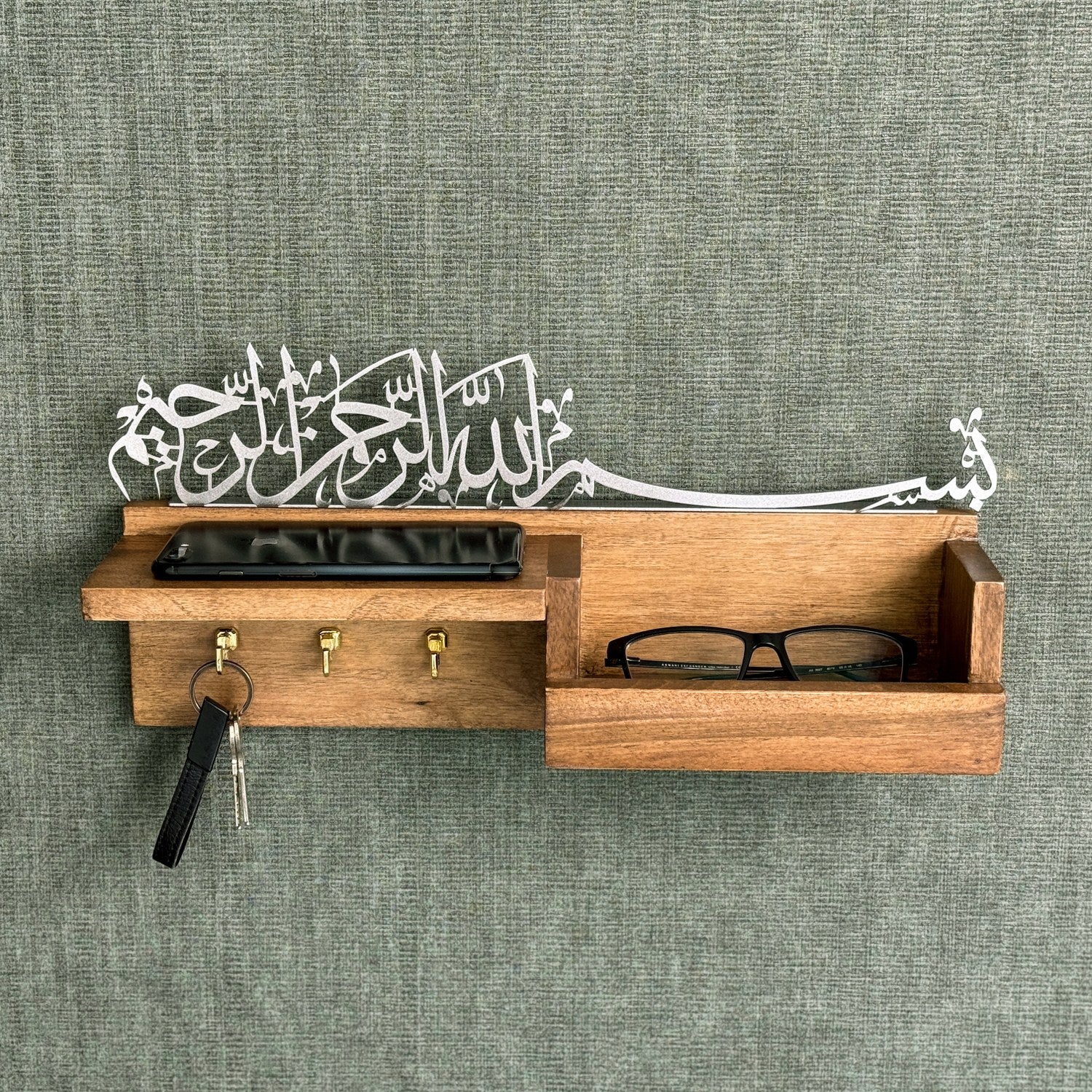 Wooden Key Holder with Bismillah Arabic Calligraphy - Islamic Wall Decor for Muslim Homes | Perfect for Entryway, Bedroom & Gift Giving