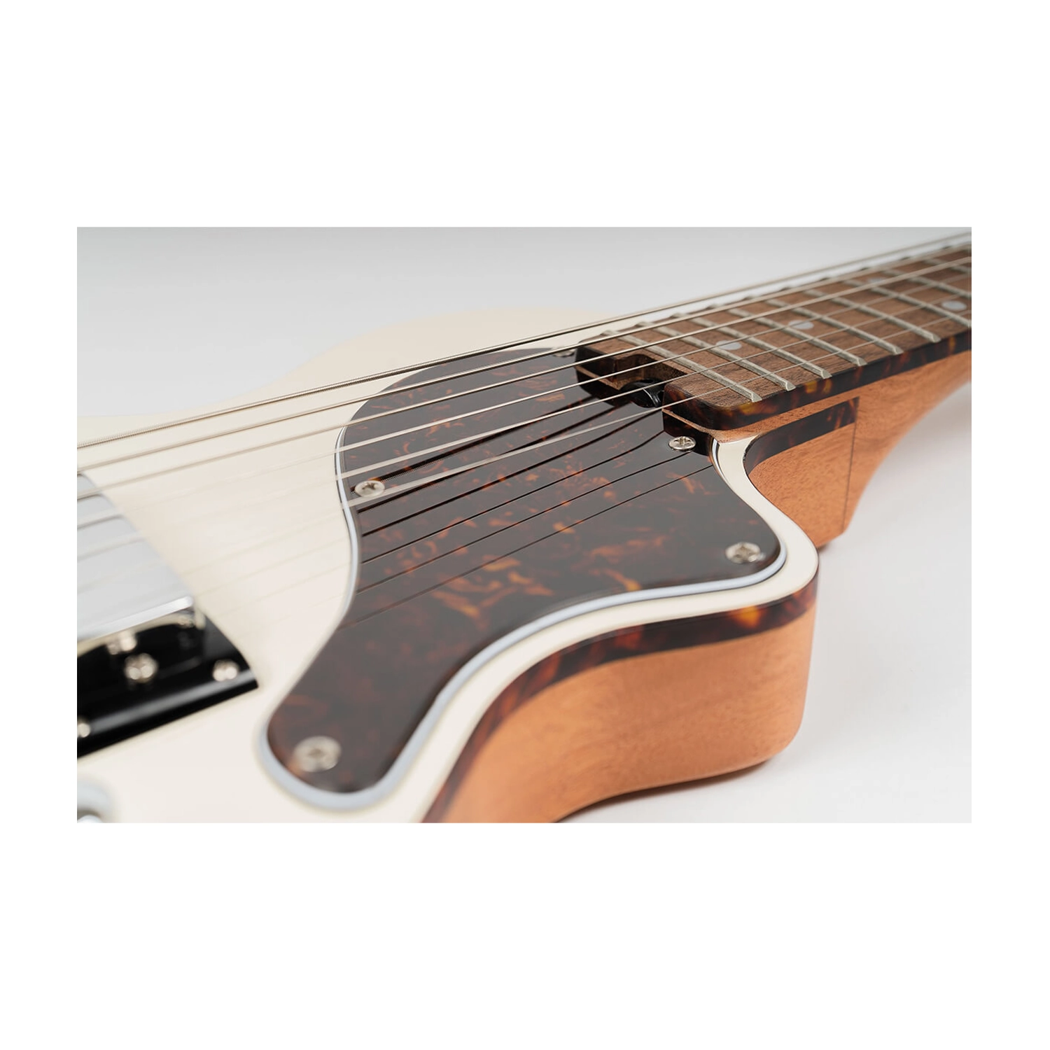 Blackstar Travel Guitar with Gig Bag - Compact & Portable Acoustic Electric Guitar for Travel, Camping & Busking - White
