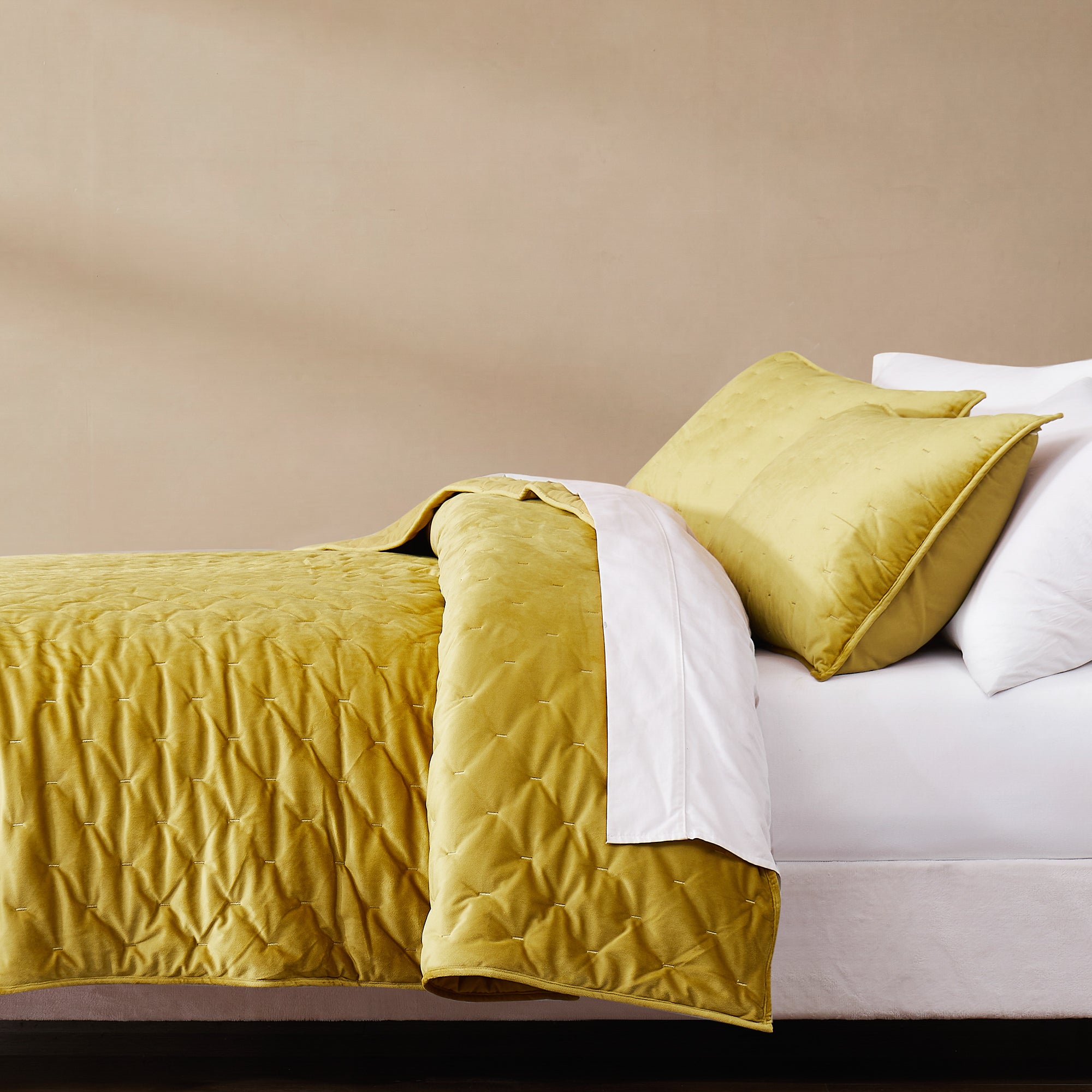 Haven Velvet Embroidered Quilt Set - Ultra Soft 3-Piece Bedding Set for Queen/King Size Beds | Luxury Bedroom Decor & Cozy Winter Nights