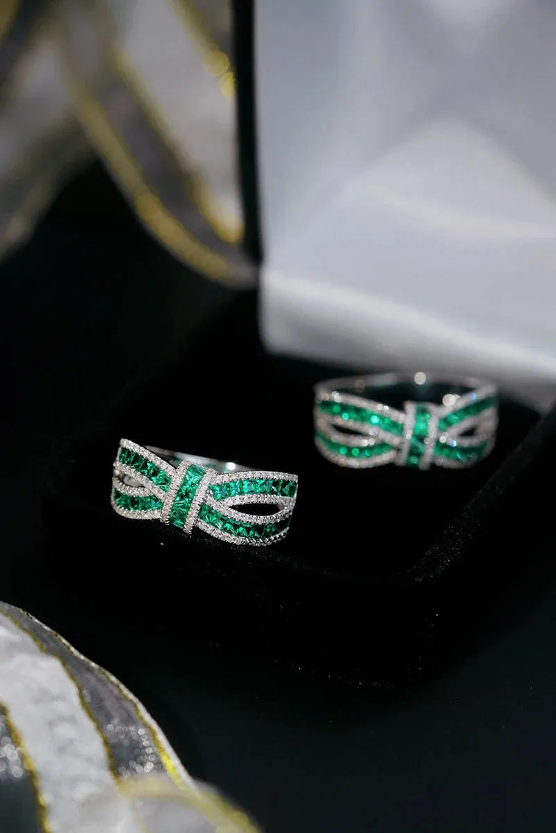 18K White Gold Cross Design Diamond & Emerald Ring for Women - Elegant Wedding & Engagement Jewelry - Perfect for Bridal, Anniversary, and Special Occasion Gifts