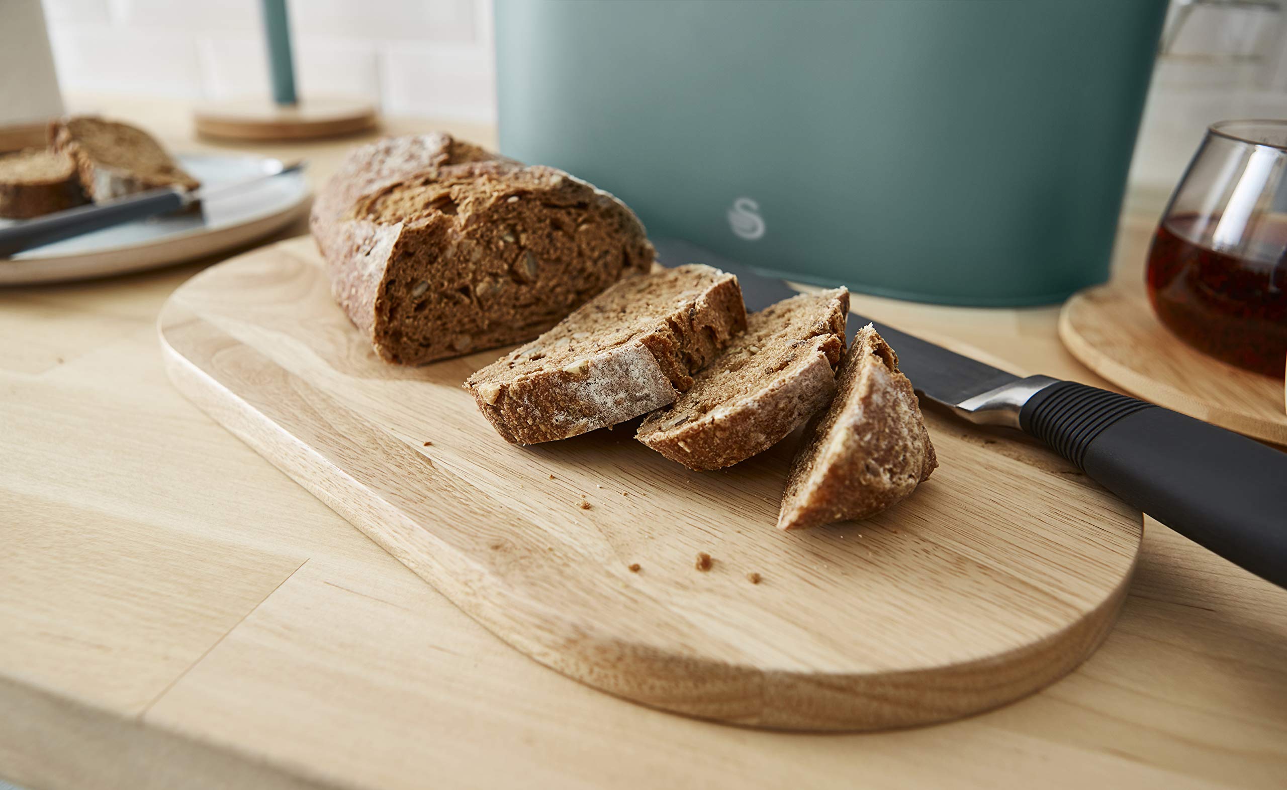 Nordic Scandi Bread Bin with Bamboo Cutting Board Lid - Swan SWKA17512GREN | Pine Green Steel Bread Storage Box | Perfect for Kitchen Countertop, Pantry Organization & Rustic Home Decor