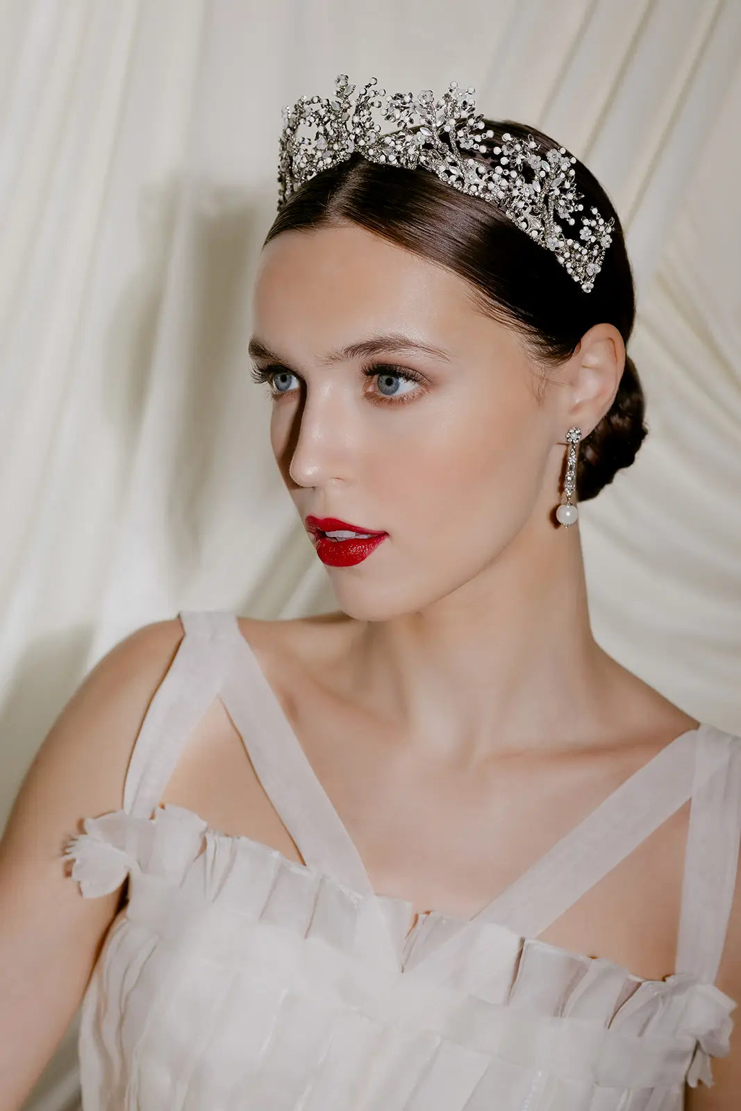 Ariah Crown - Elegant Rhinestone Tiara for Women & Girls - Perfect for Weddings, Prom, Pageants & Special Occasions