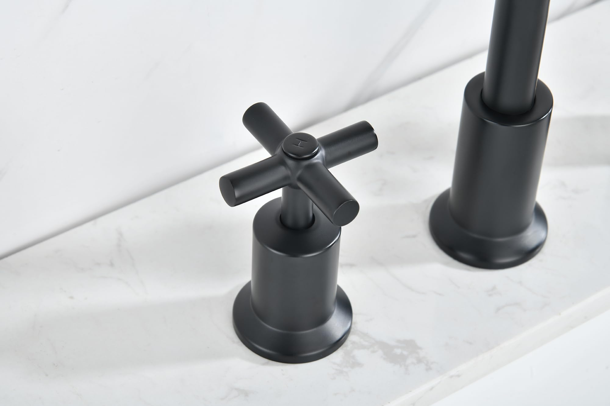 8 Inch Matte Black Two-Handle Widespread Bathroom Sink Faucet with Push-Up Pop-Up Drain - DF-1309CCH-MT | Perfect for Modern Bathroom Vanities & Powder Rooms