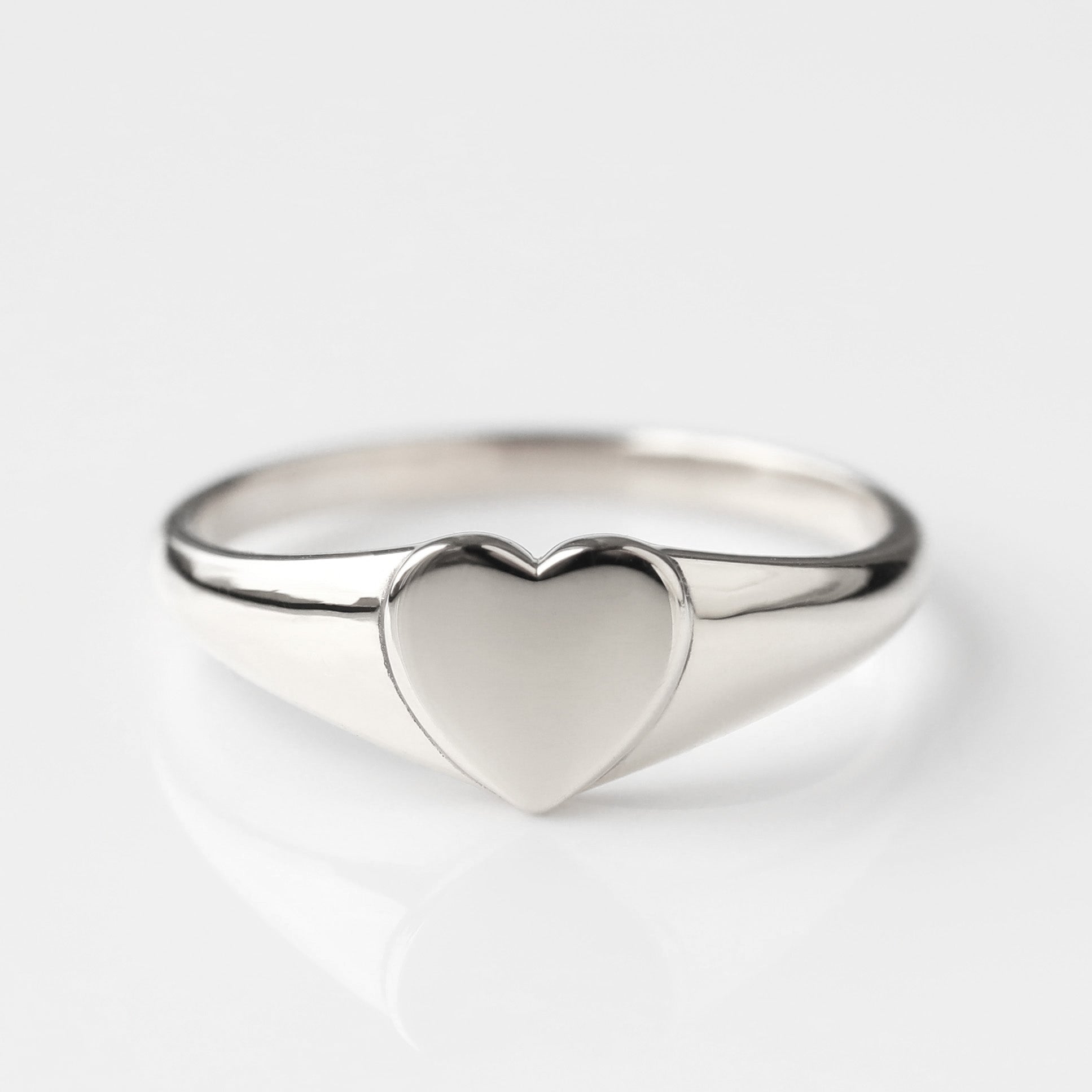 Personalized Engravable Signet Ring with Heart Design - Custom Initials & Names - Perfect for Gifts, Weddings & Special Occasions