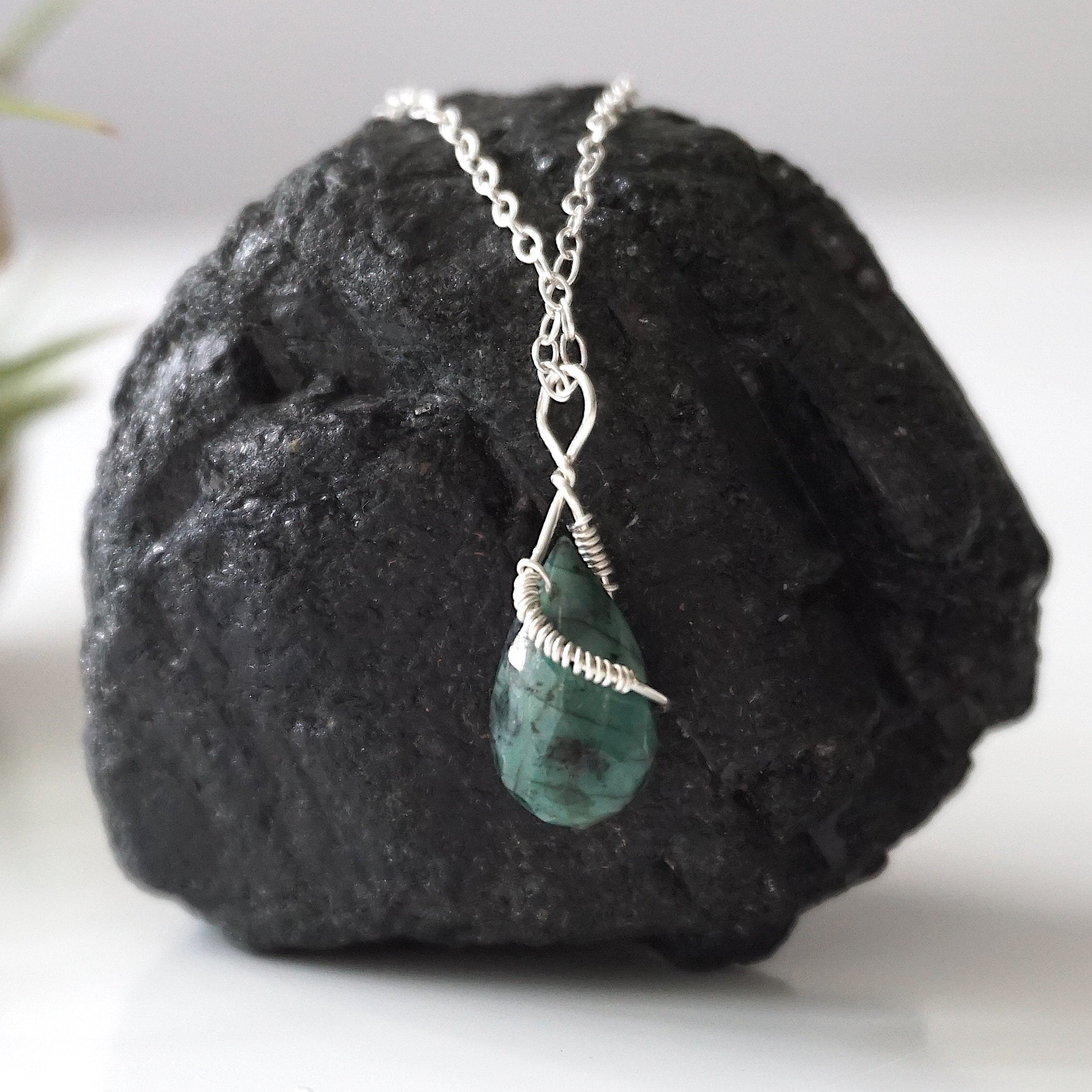 Raw Emerald Charm Necklace - 925 Sterling Silver Jewelry for Women | Elegant Bohemian Style Pendant | Perfect for Everyday Wear, Gifts & Special Occasions