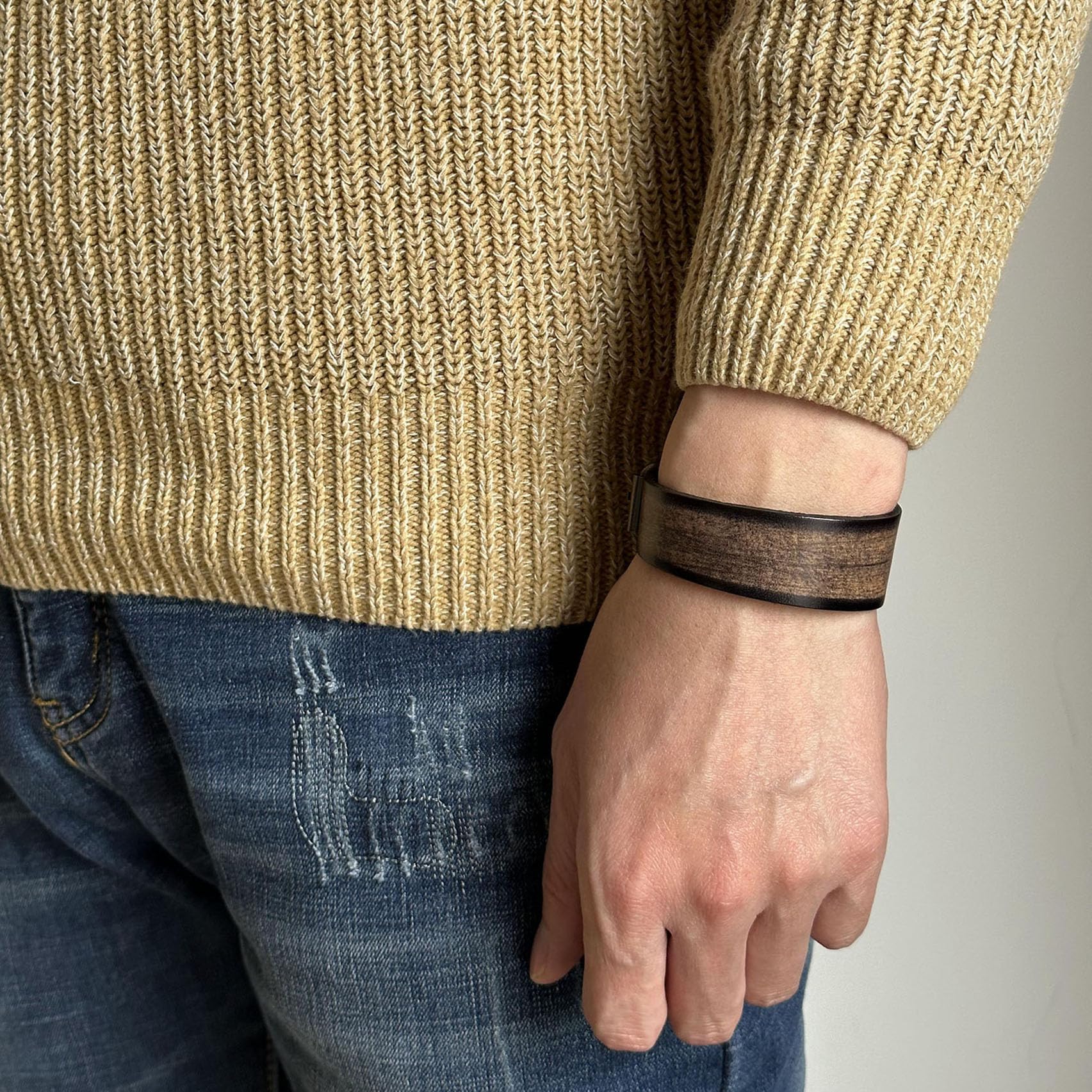 Punk Rock Faux Leather Wristband - Adjustable Buckle Bracelet for Men & Women - Retro Arm Cuff for Concerts, Festivals & Gothic Fashion