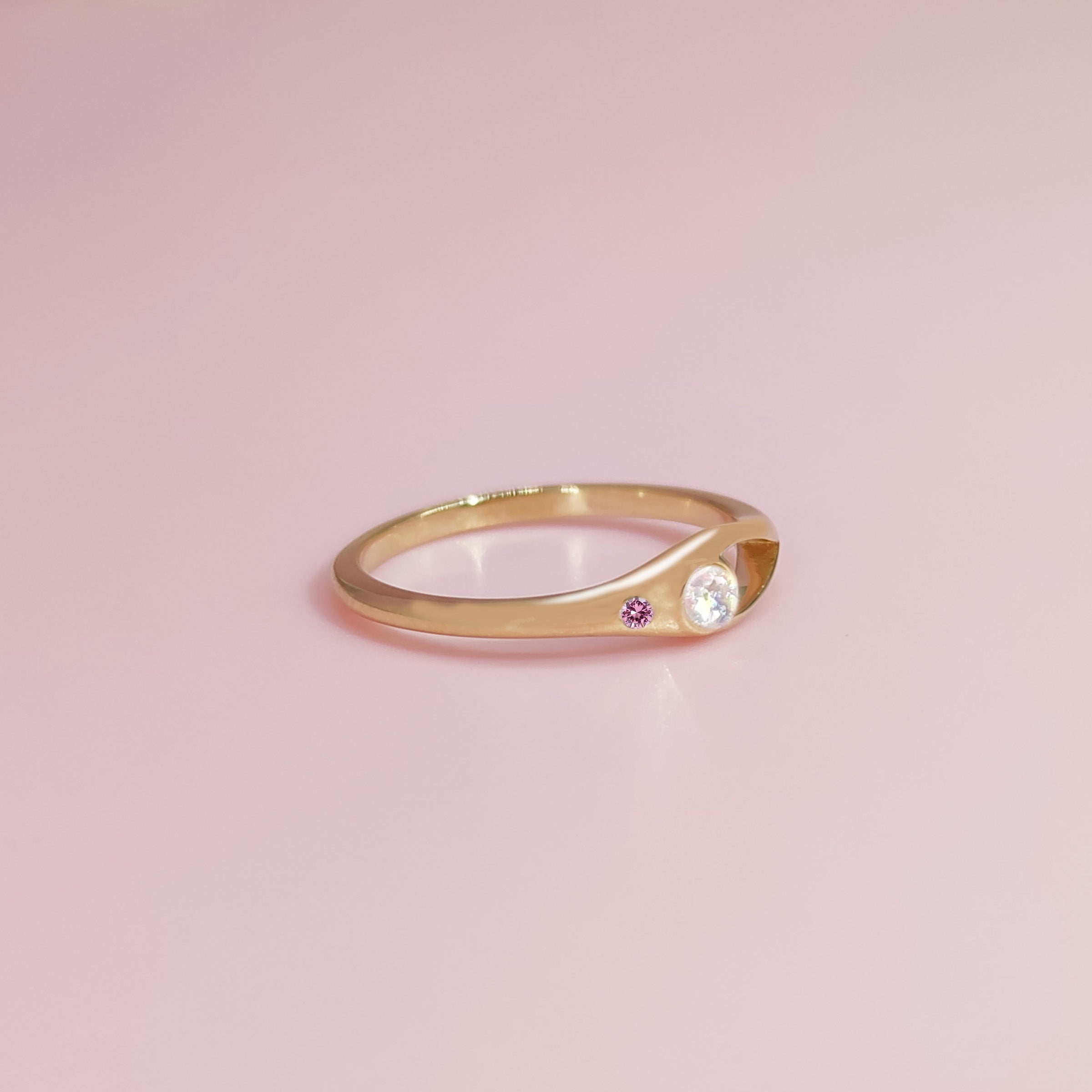 Elegant Gold Ashes Ring for Men & Women - Handcrafted Memorial Jewelry for Loved Ones - Perfect for Remembrance, Gifts & Special Occasions