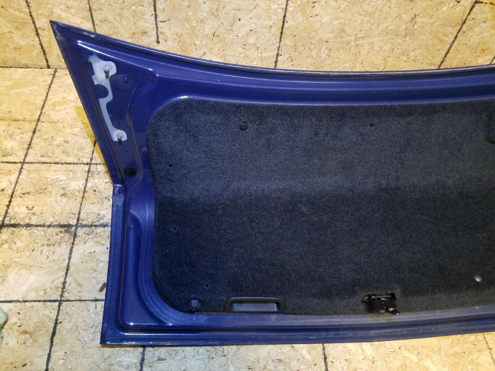 2006-2011 Cadillac STS Trunk Lid Hatch OEM Replacement Part - Perfect Fit for Sedan Rear Cargo Access & Repair