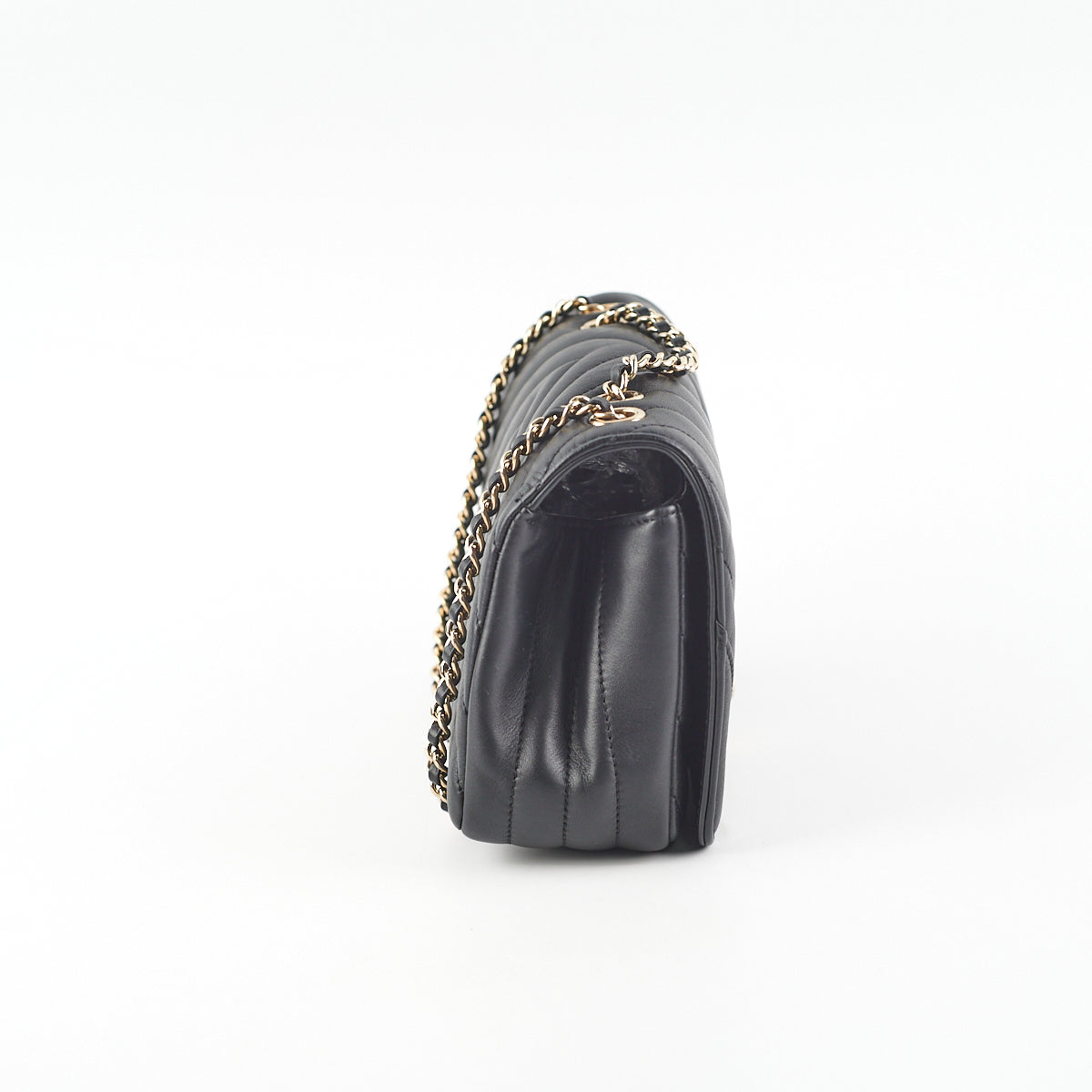 Chanel Chevron Quilted Flap Bag in Black - Luxury Designer Handbag for Women, Perfect for Evening Events & Daily Use