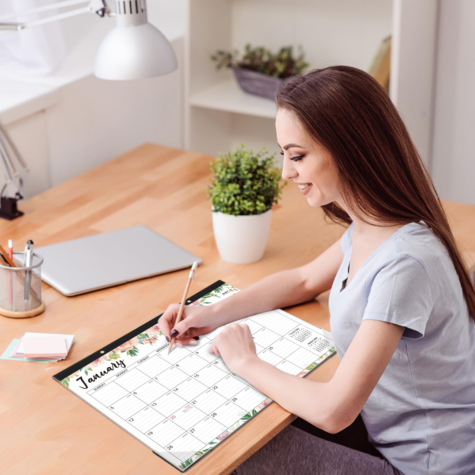 2025 Desk Calendar - Jan 2025 to Dec 2025 | 12-Month Large Monthly Planner | 17