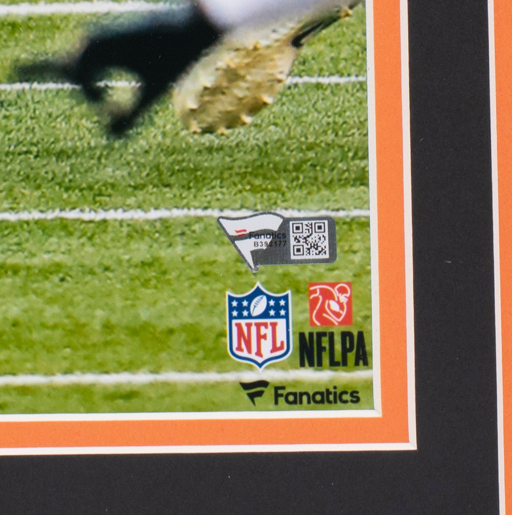Joe Burrow Autographed Signed Framed 16x20 Cincinnati Bengals Photo - Limited Edition Collectible for NFL Fans, Home & Office Decor, Sports Memorabilia Gift