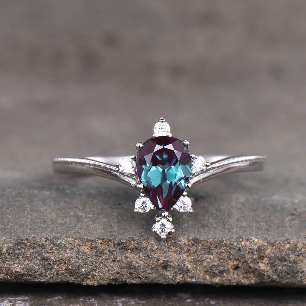 Exquisite Pear-Shaped Alexandrite Engagement Ring with Milgrain Detailing & Diamond Halo - Perfect for Proposals, Anniversaries & Special Occasions