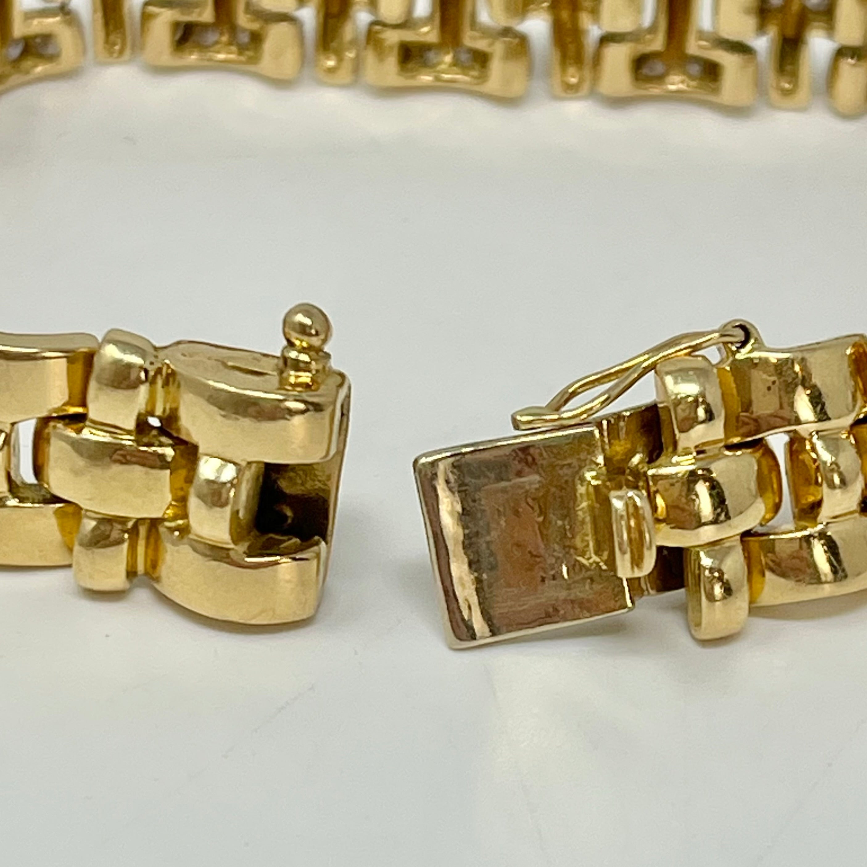 18K Gold Diamond Bracelet for Women - Elegant & Luxurious Jewelry Gift for Anniversary, Wedding, or Special Occasions