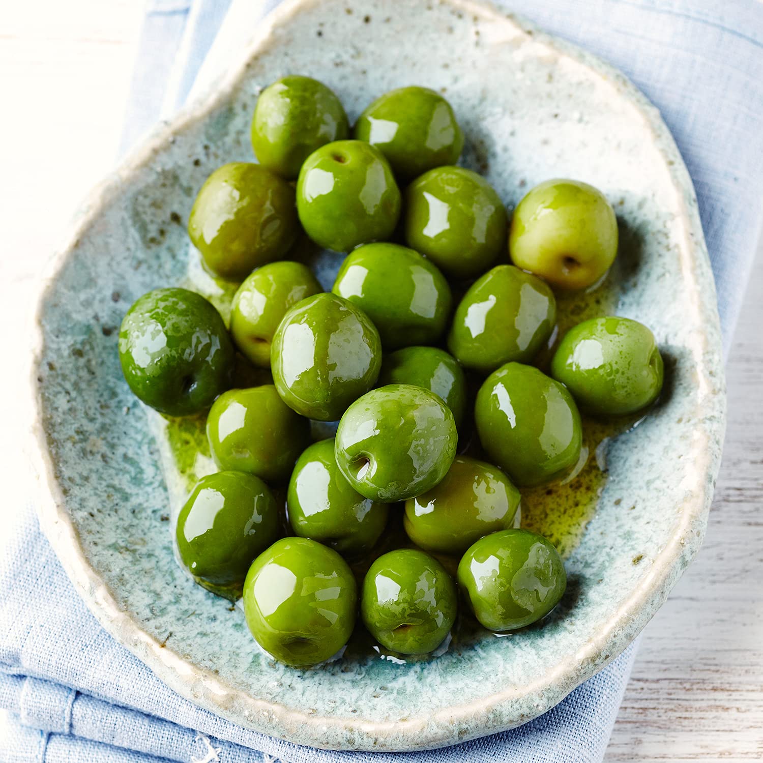Sanniti Whole Castelvetrano Olives - 20.5 Ounce Jar | Premium Italian Green Olives | Perfect for Salads, Charcuterie Boards & Mediterranean Recipes