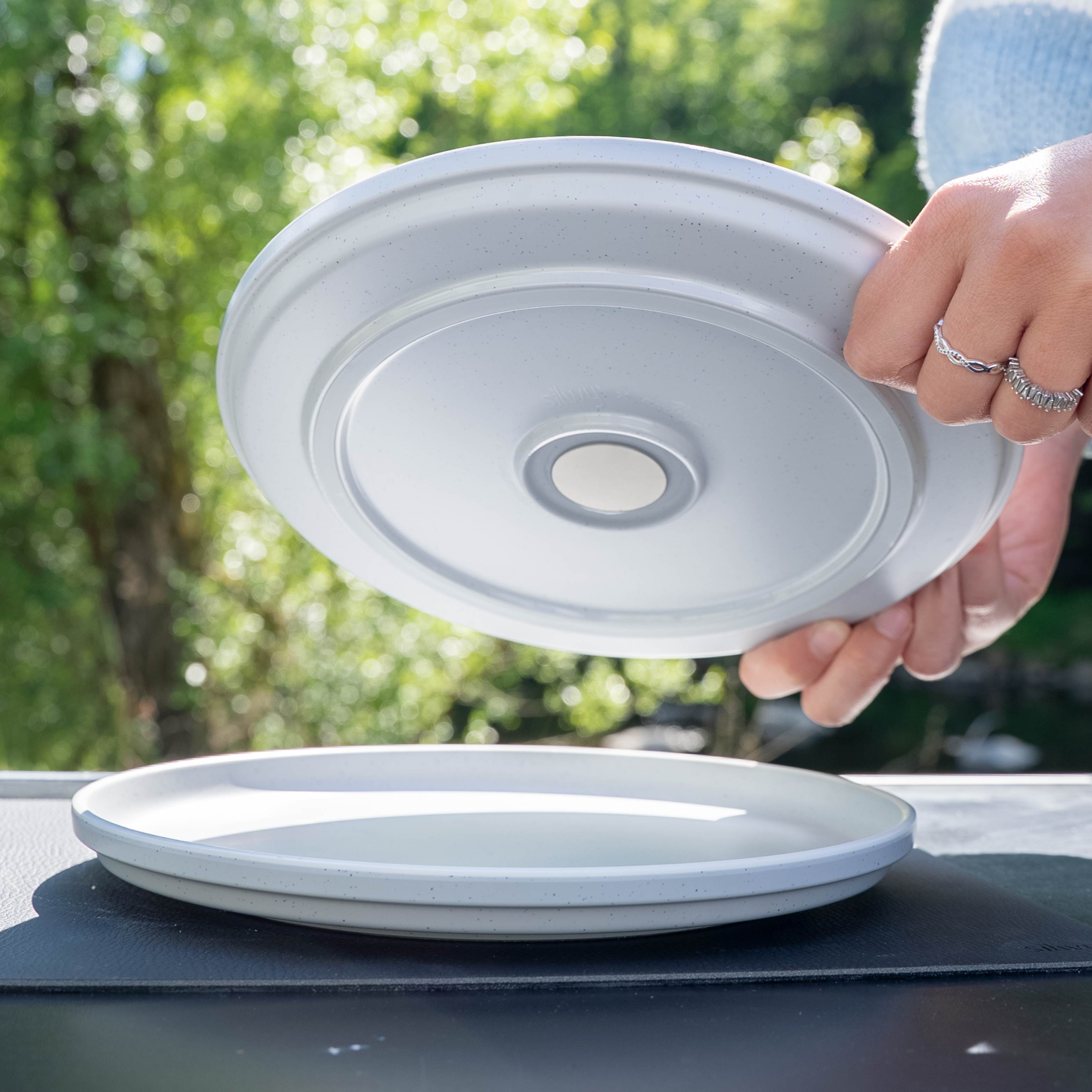 DOLOMIT WHITE Plastic Plates with Magnet - 25 cm Set of 6, Durable Melamine Dinner Plates for Kitchen, Camping & Outdoor Picnics