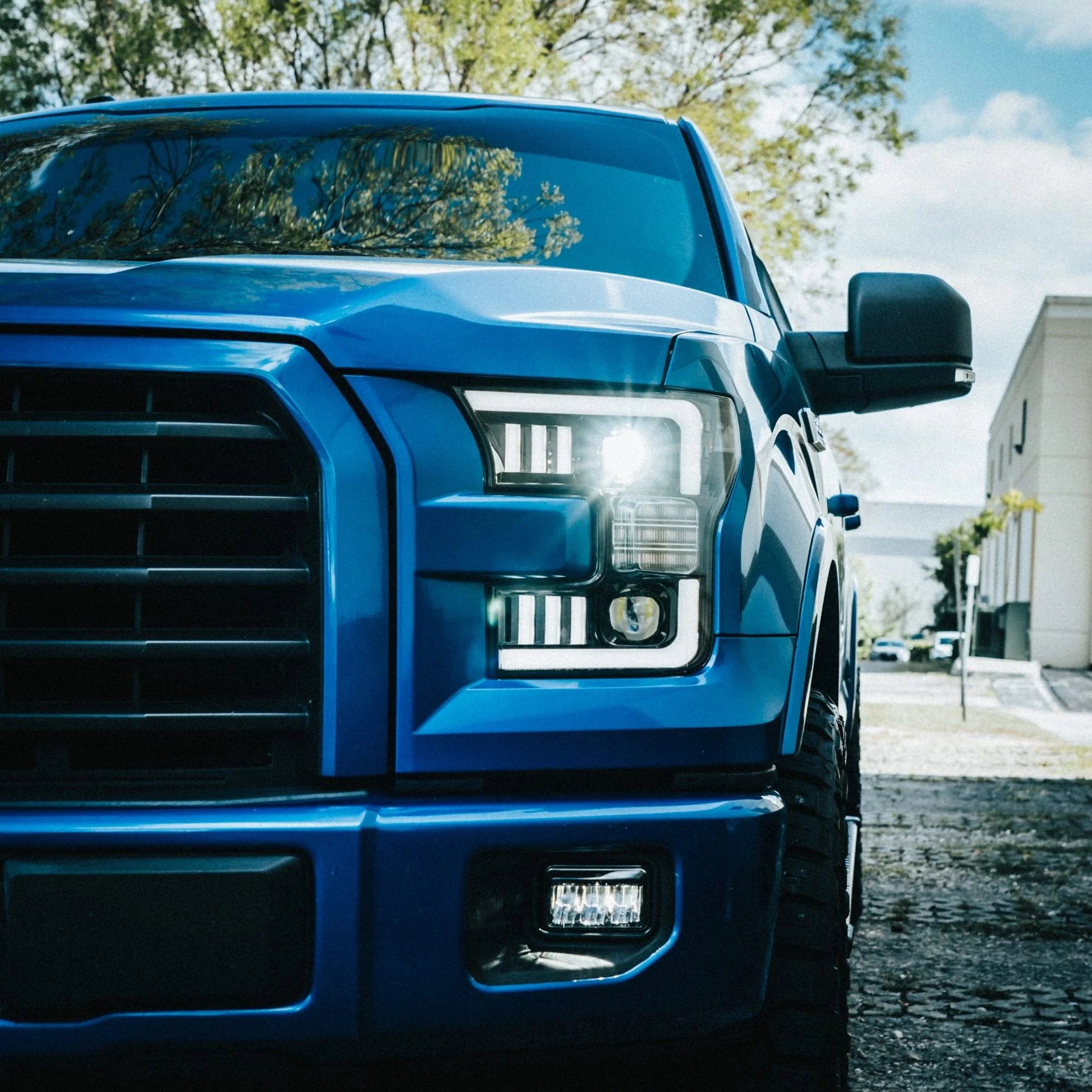 Ford F150 2015-2017 Projector Headlights with OLED DRL & LED Turn Signals - Smoked/Black Housing for Enhanced Visibility & Style - Perfect for Off-Roading, Night Driving & Truck Customization