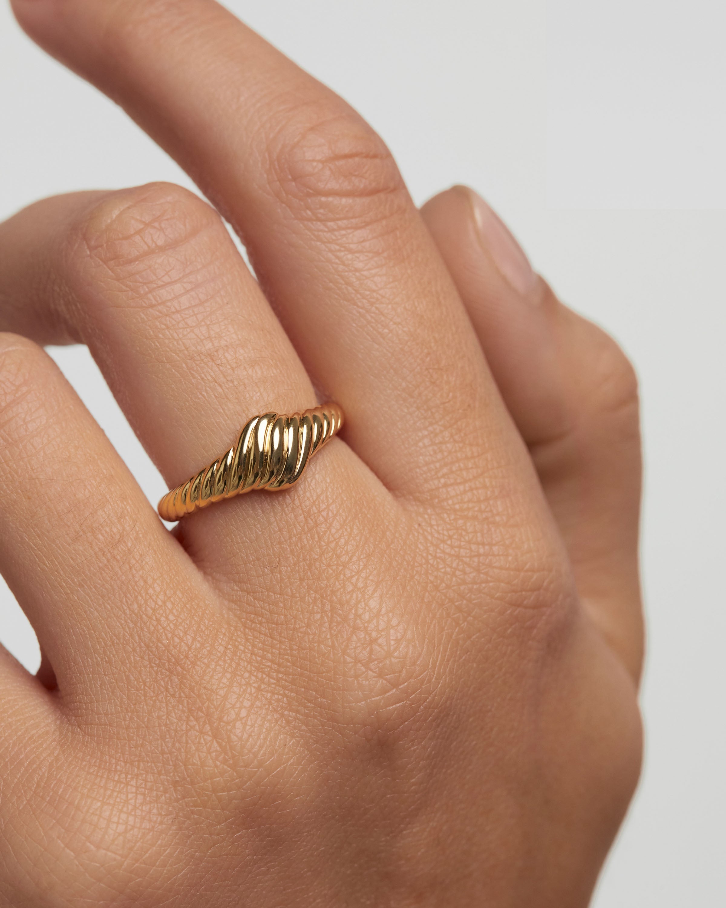Vintage Gold Vicky Stamp Ring for Women - Elegant Engraved Statement Jewelry for Parties, Weddings & Special Occasions