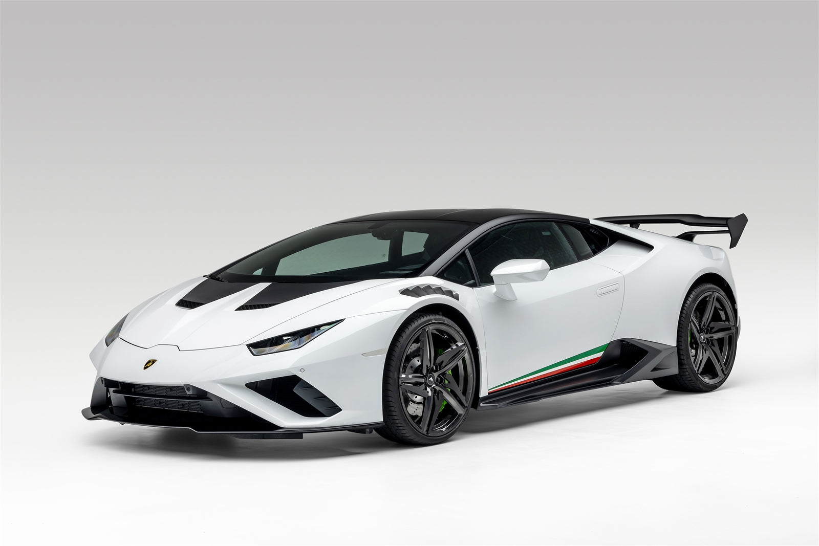 Lamborghini Huracan EVO 2WD Monza Aero Program CB 01 - High Performance Sports Car for Racing Enthusiasts | Perfect for Track Days and Supercar Events
