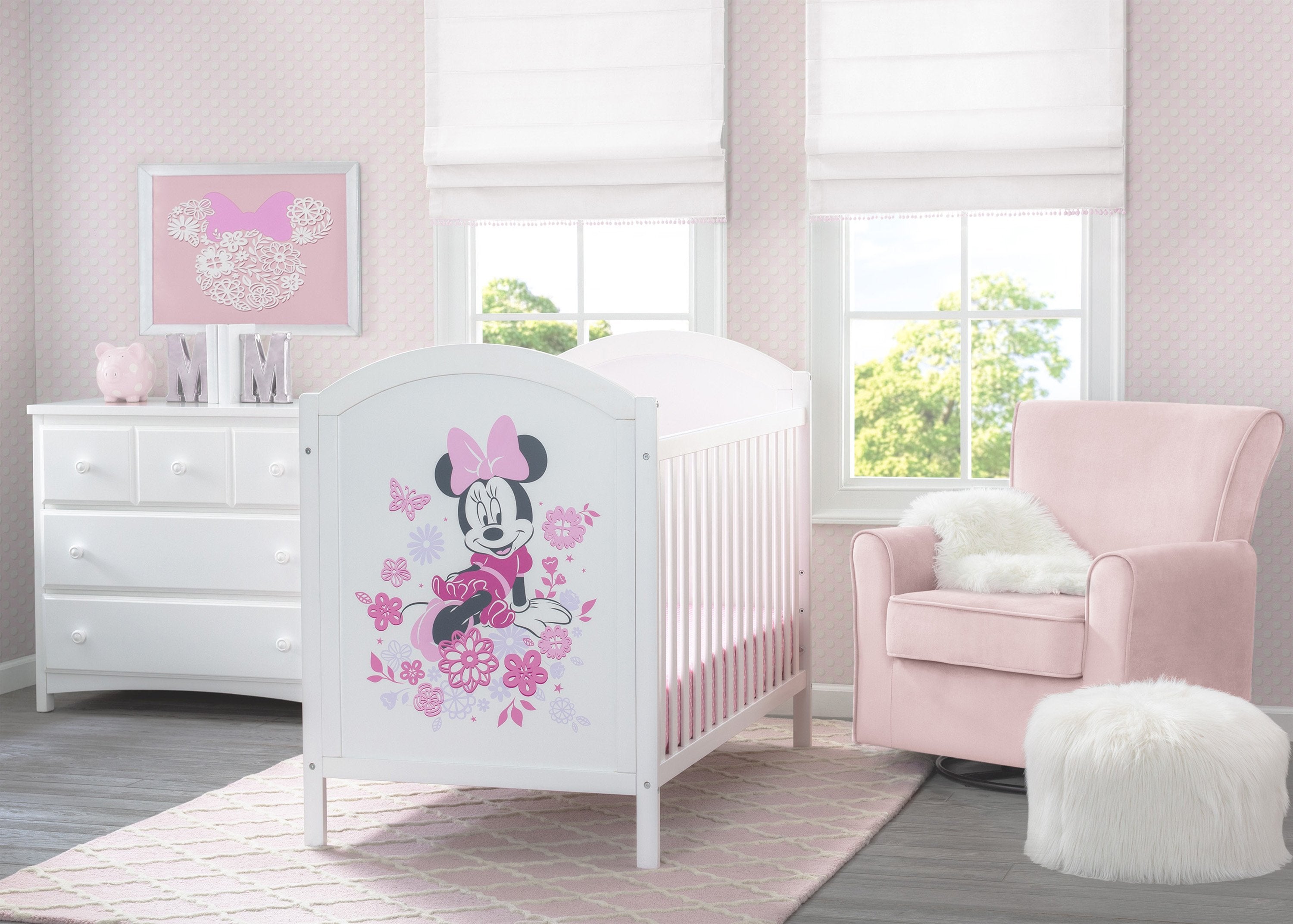 Minnie Mouse 4-in-1 Convertible Baby Crib - Nursery Furniture for Girls, Toddler Bed & Daybed - Perfect for Disney Themed Bedrooms & Baby Showers