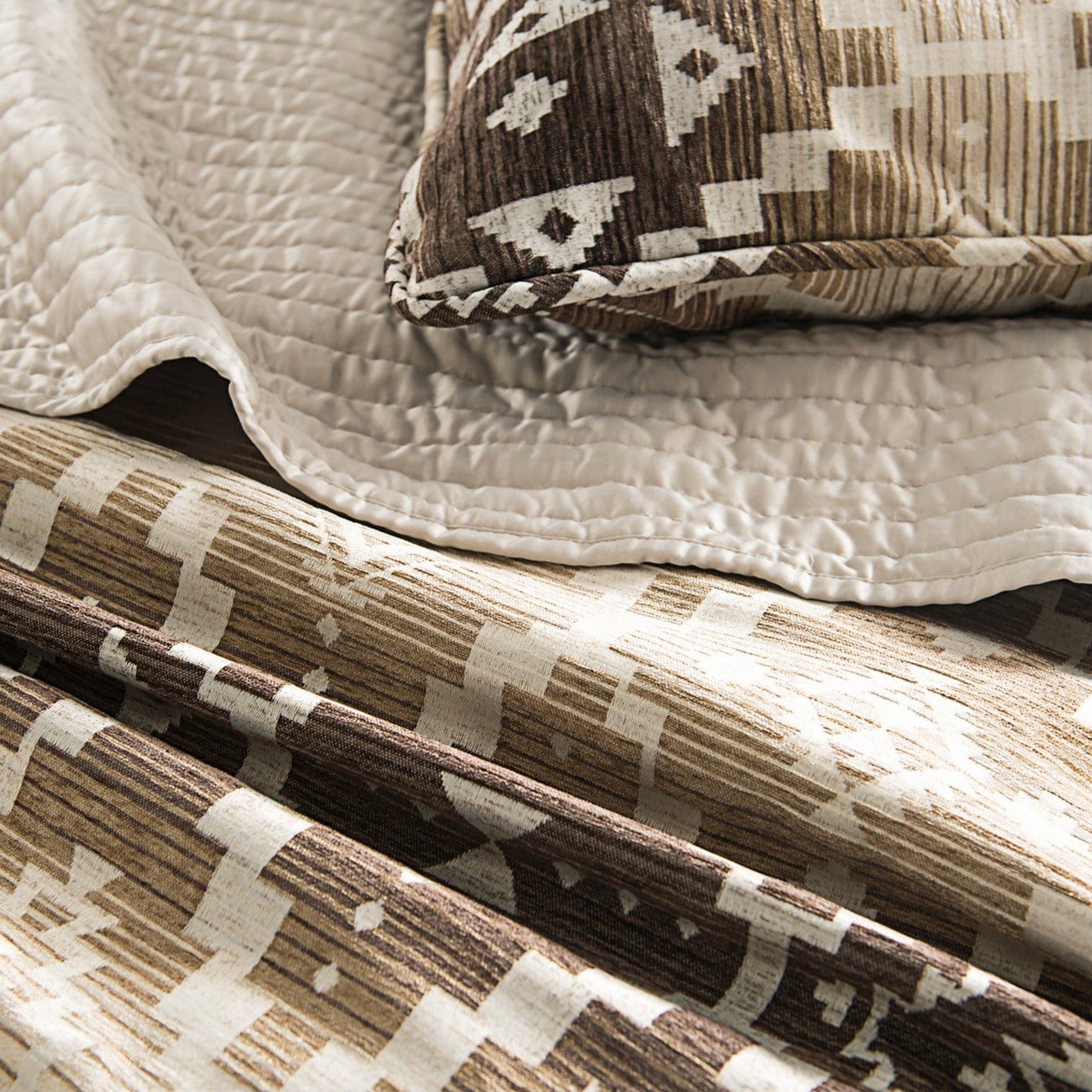 Aztec Print Bedding Set - Queen Size, Soft Cotton Southwestern Style Duvet Cover & Pillowcases for Bohemian & Western Home Decor - Perfect for Bedroom, Guest Room, or Vacation Rental