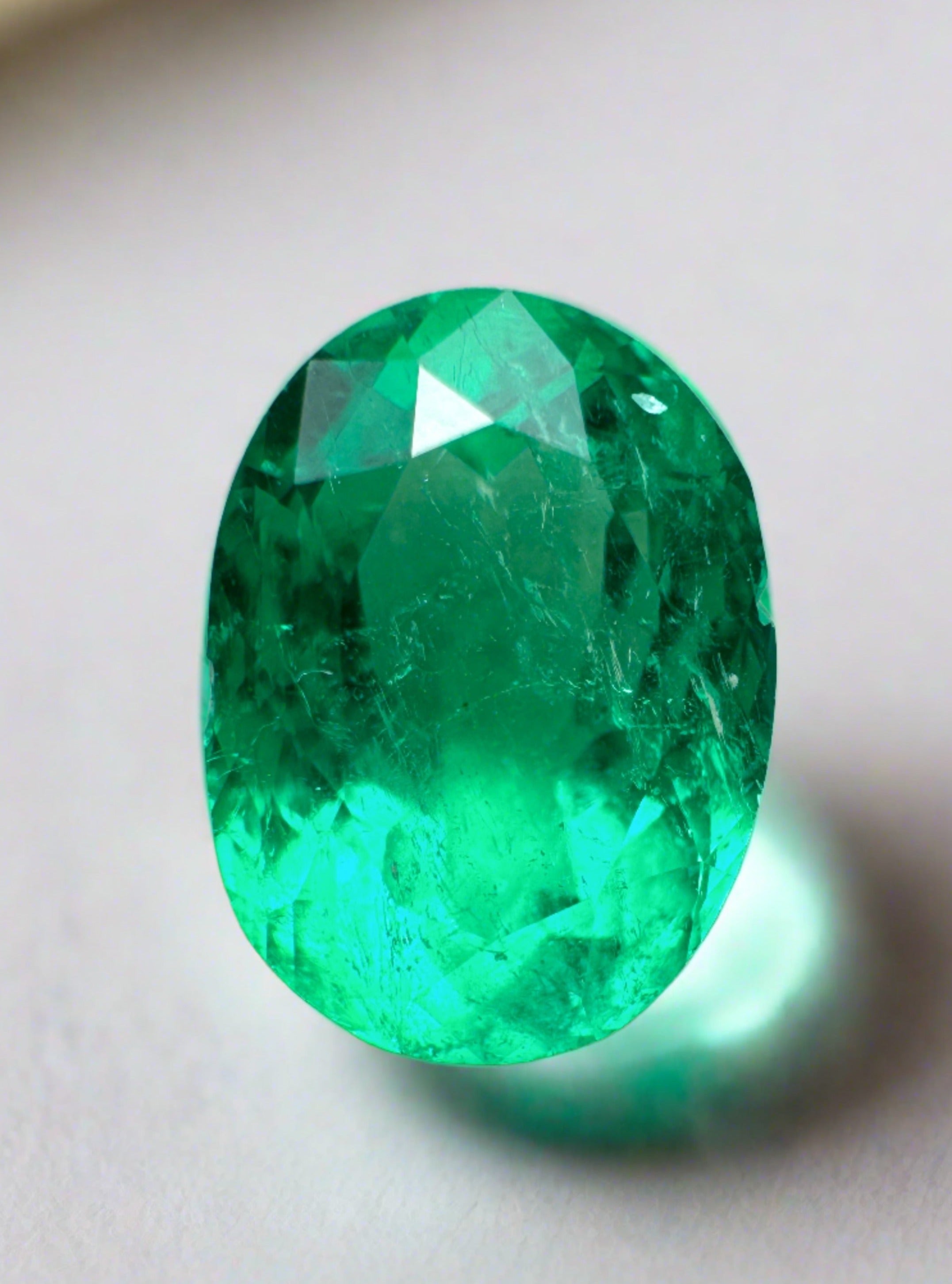 2.67 Carat 10x7mm Vibrant Green Loose Colombian Emerald Gemstone - Oval Cut for Jewelry Making, Engagement Rings & Luxury Gifts