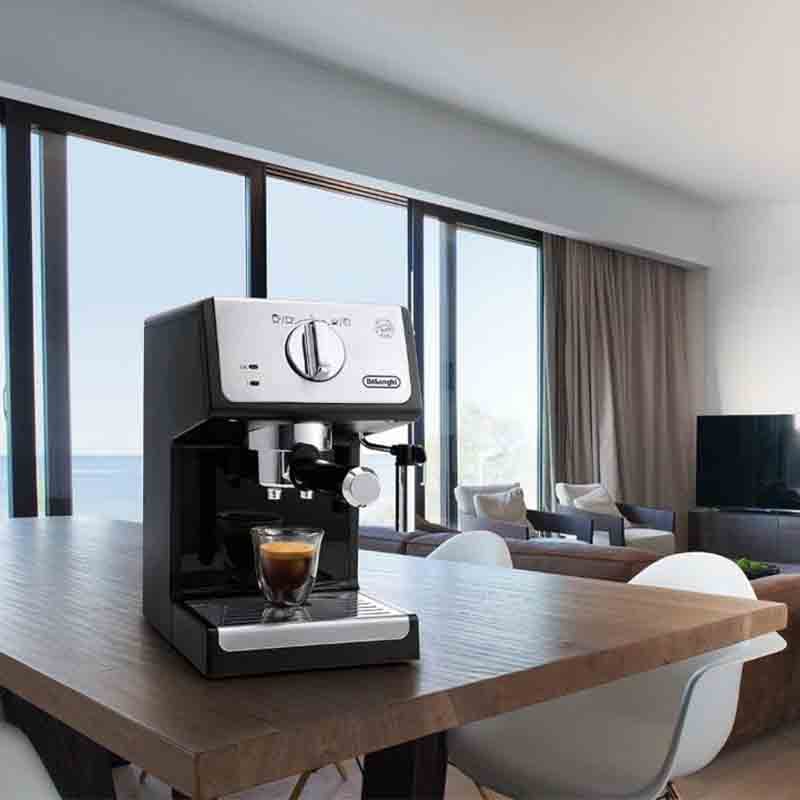 De'Longhi ECP33.21 15-Bar Pump Espresso Machine - Professional Coffee Maker for Home & Office Use, Perfect for Lattes, Cappuccinos & Americanos