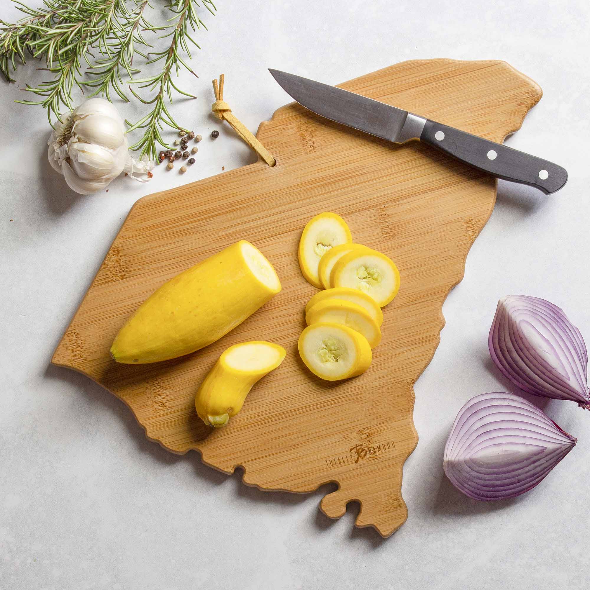 Premium South Carolina Cutting Board with Fish Kiss™ Artwork - Durable Wooden Chopping Board for Kitchen, BBQ, and Serving - Perfect for Home Chefs and Entertaining Guests